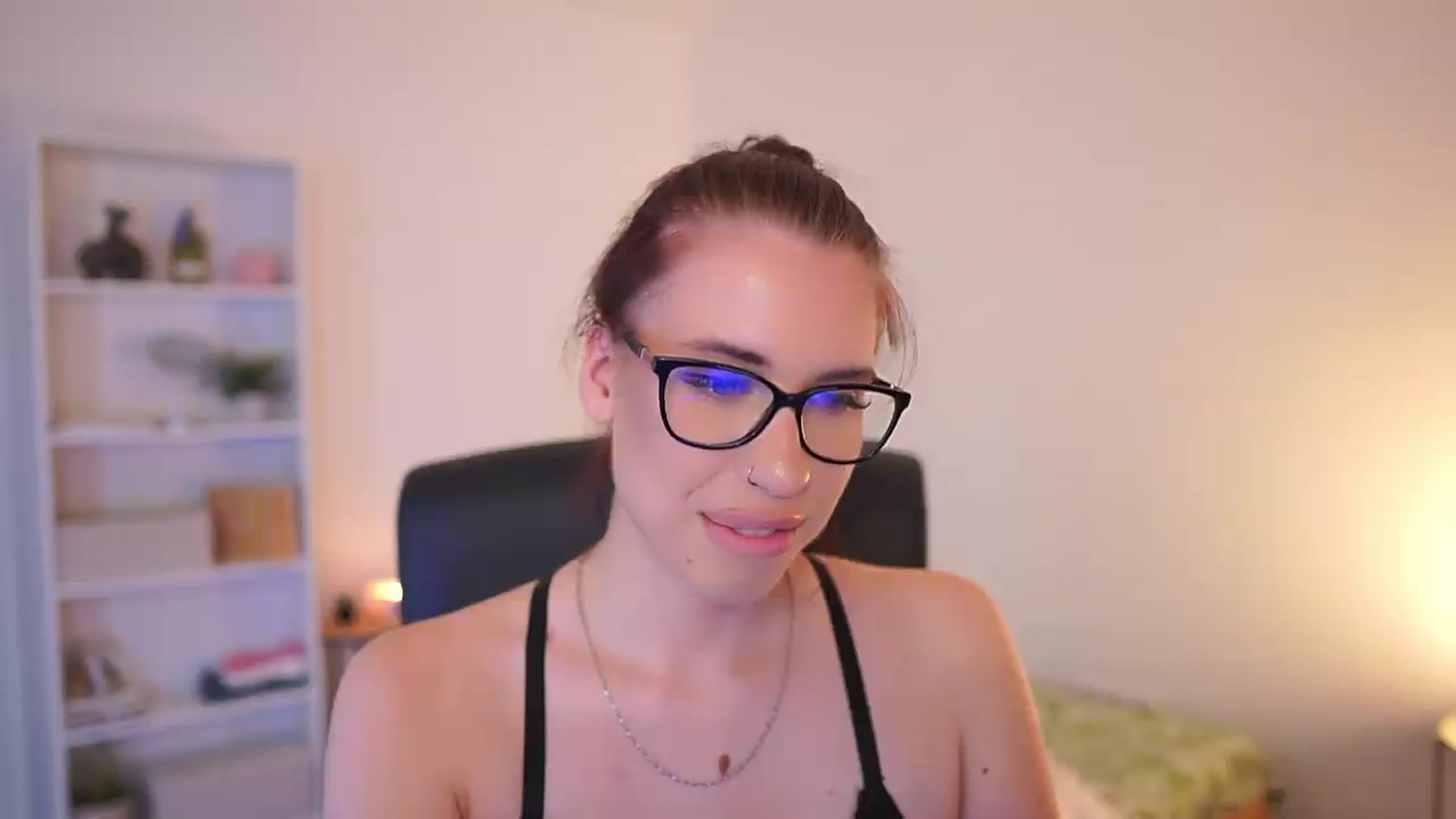 Gallery image thumbnail from Evagomess18's myfreecams stream on, 06/10/2026, 22:02 image 9 of 20