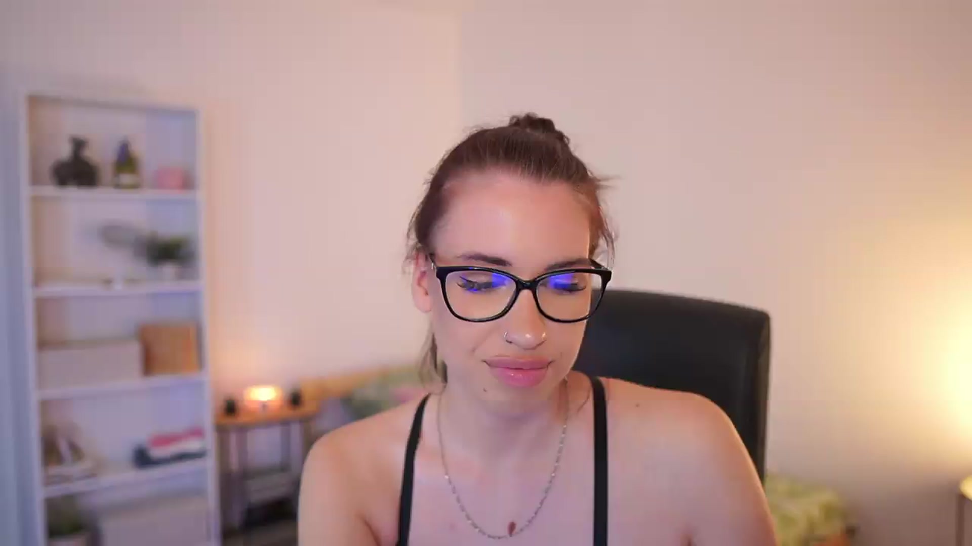 Gallery image thumbnail from Evagomess18's myfreecams stream on, 06/10/2026, 22:02 image 10 of 20