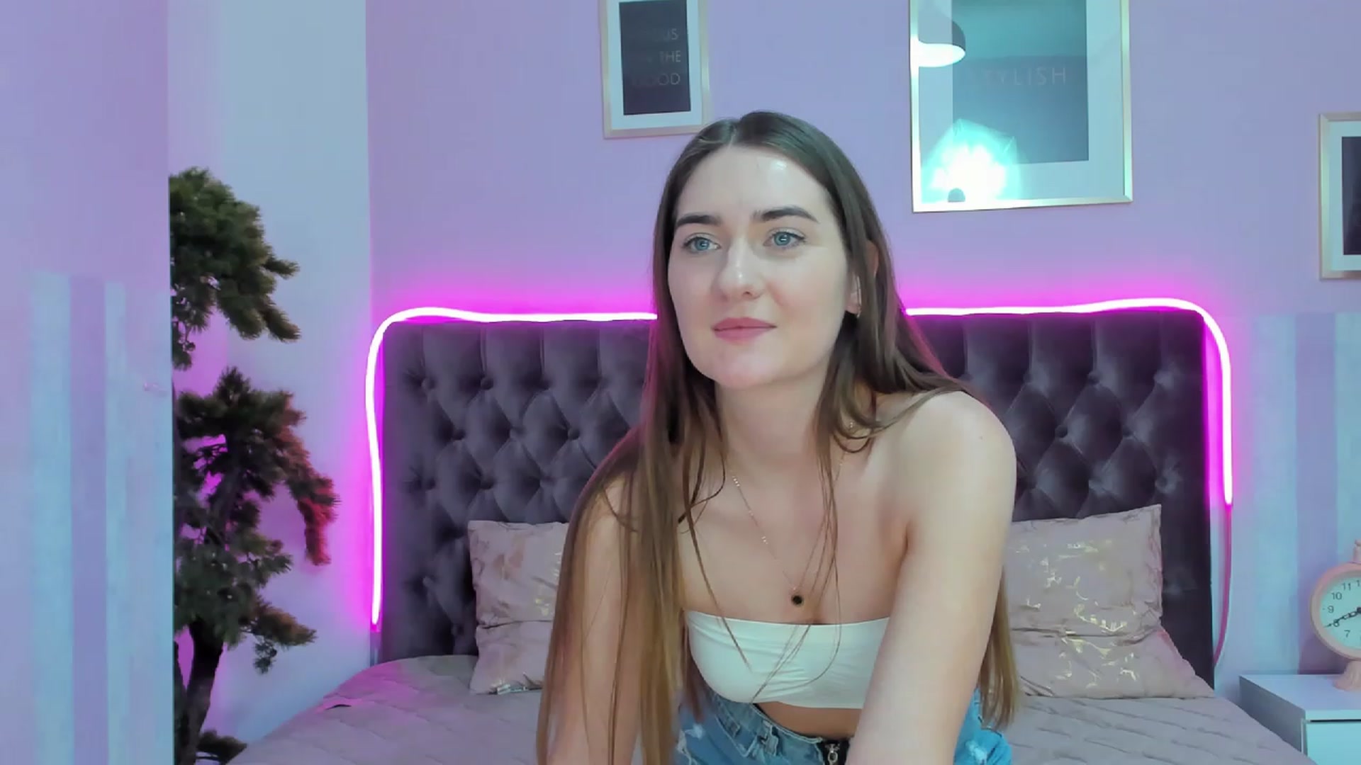 Gallery image thumbnail from Evalaniss's myfreecams stream on, 12/07/2022, 11:59 image 19 of 20