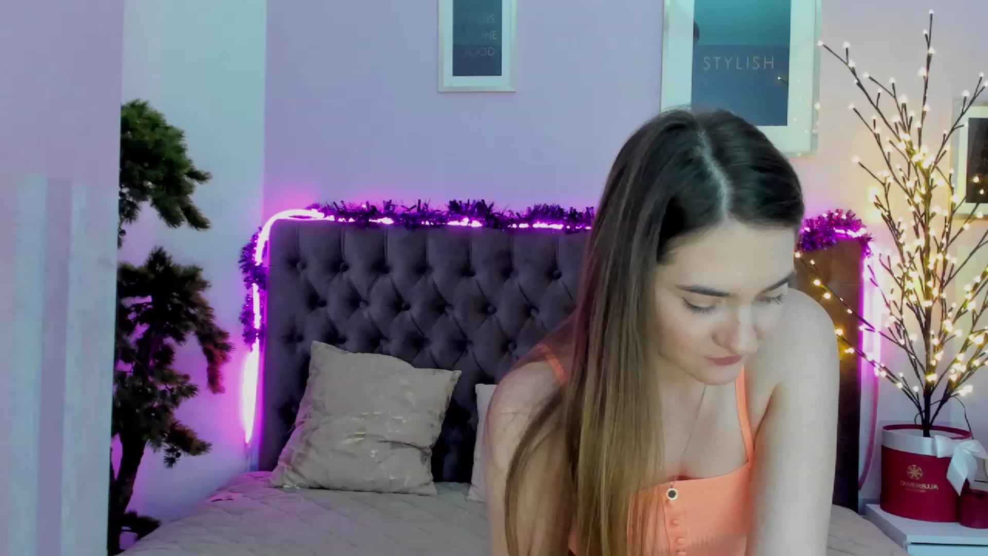 Gallery image thumbnail from Evalaniss's myfreecams stream on, 12/22/2022, 12:53 image 5 of 20