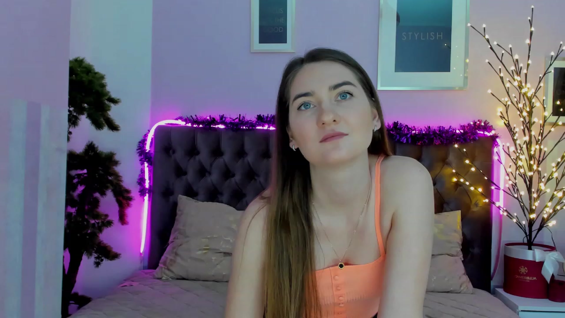 Gallery image thumbnail from Evalaniss's myfreecams stream on, 12/22/2022, 12:53 image 3 of 20