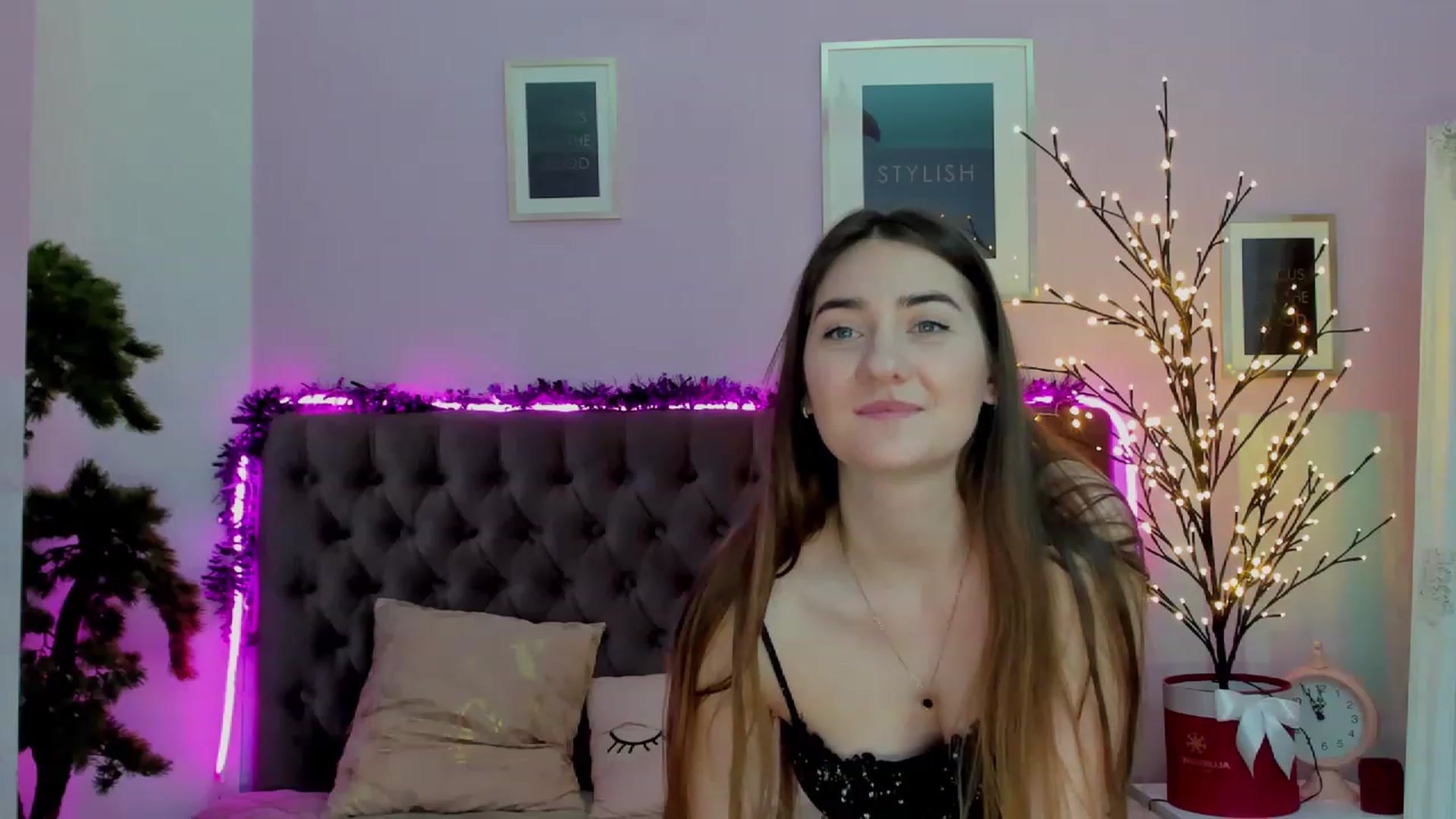 Gallery image thumbnail from Evalaniss's myfreecams stream on, 12/26/2022, 12:44 image 7 of 20