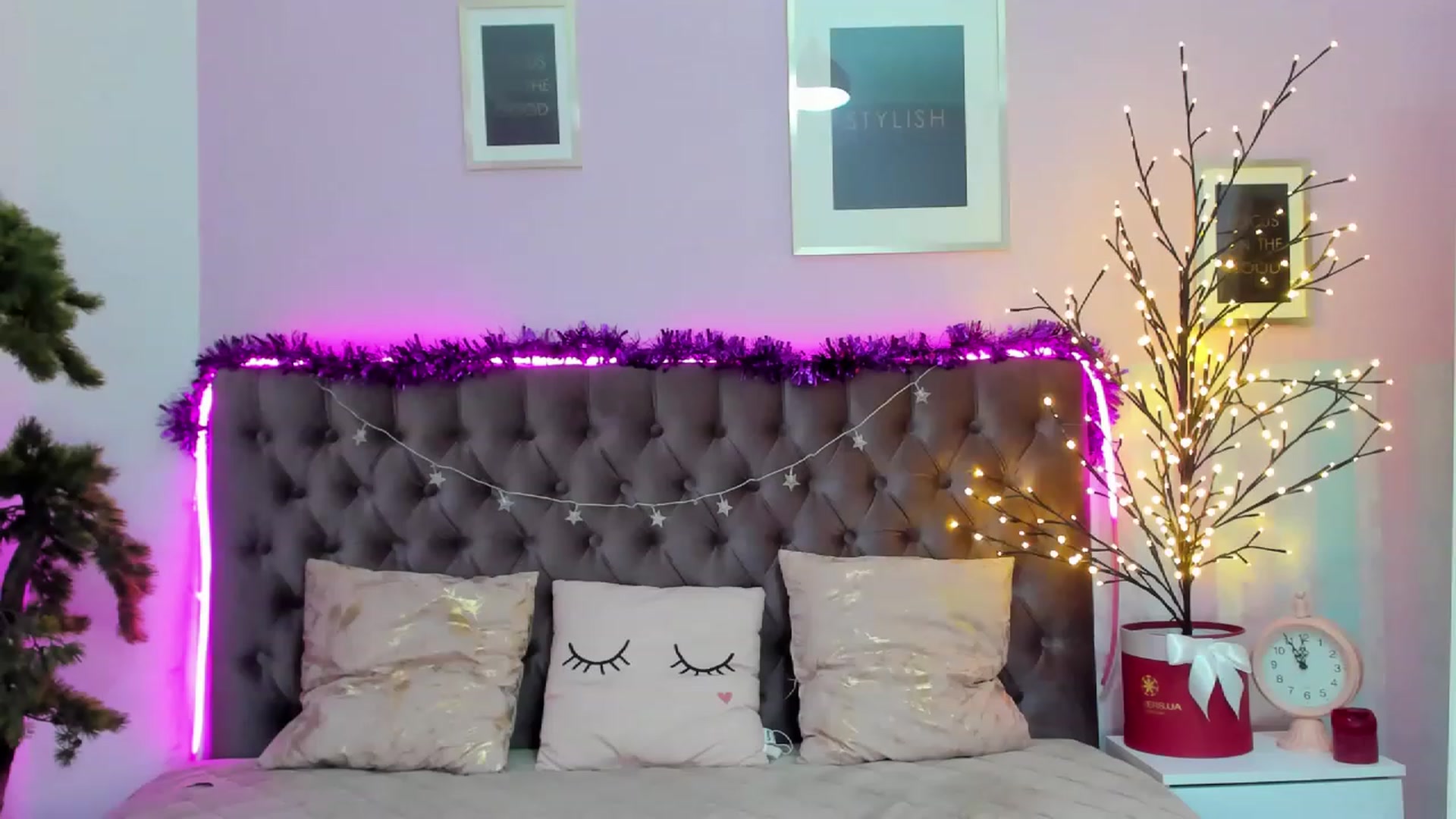 Gallery image thumbnail from Evalaniss's myfreecams stream on, 12/30/2022, 12:00 image 19 of 20