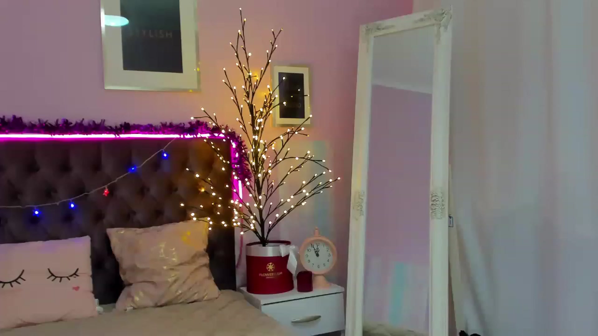 Gallery image thumbnail from Evalaniss's myfreecams stream on, 01/03/2023, 09:49 image 20 of 20