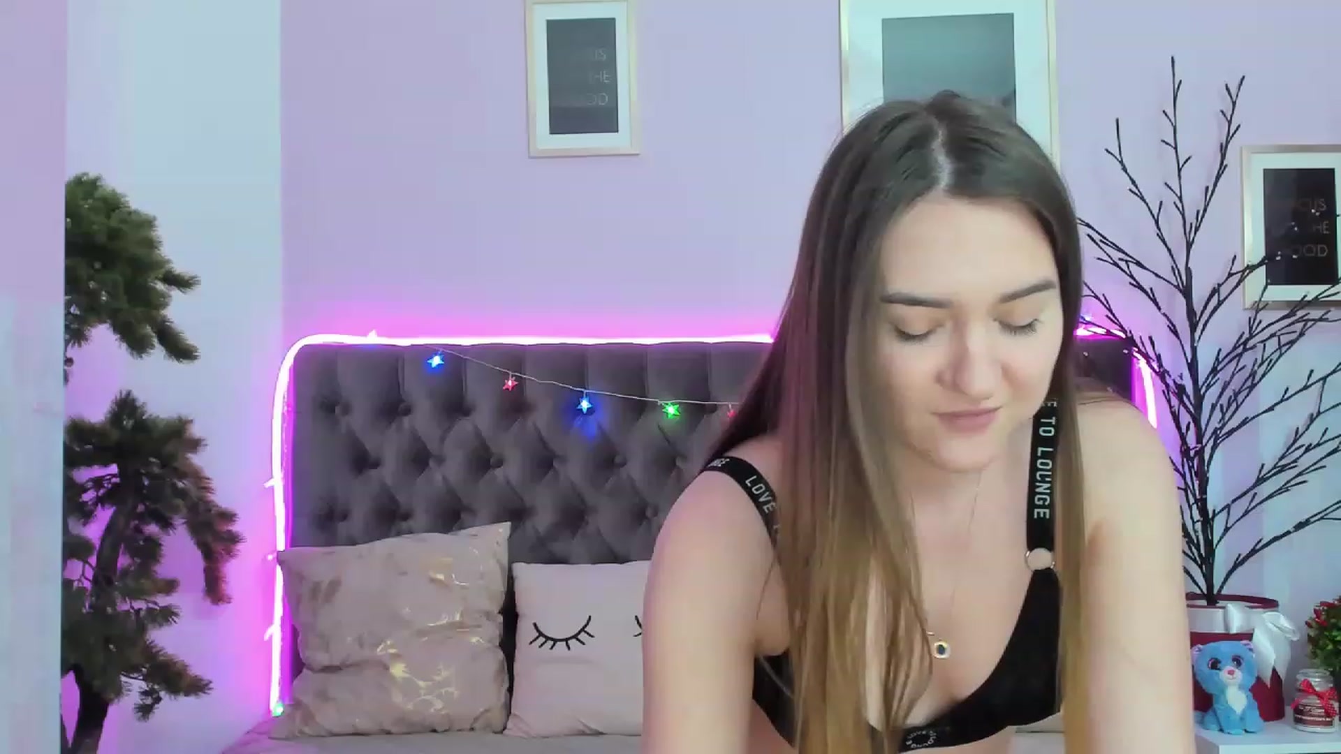 Gallery image thumbnail from Evalaniss's myfreecams stream on, 01/16/2023, 11:34 image 7 of 20