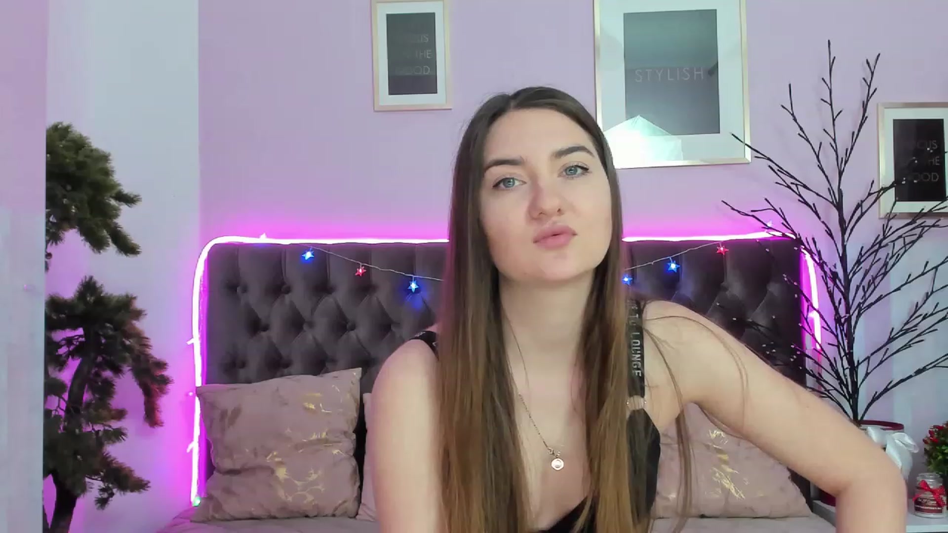 Gallery image thumbnail from Evalaniss's myfreecams stream on, 01/16/2023, 11:34 image 4 of 20
