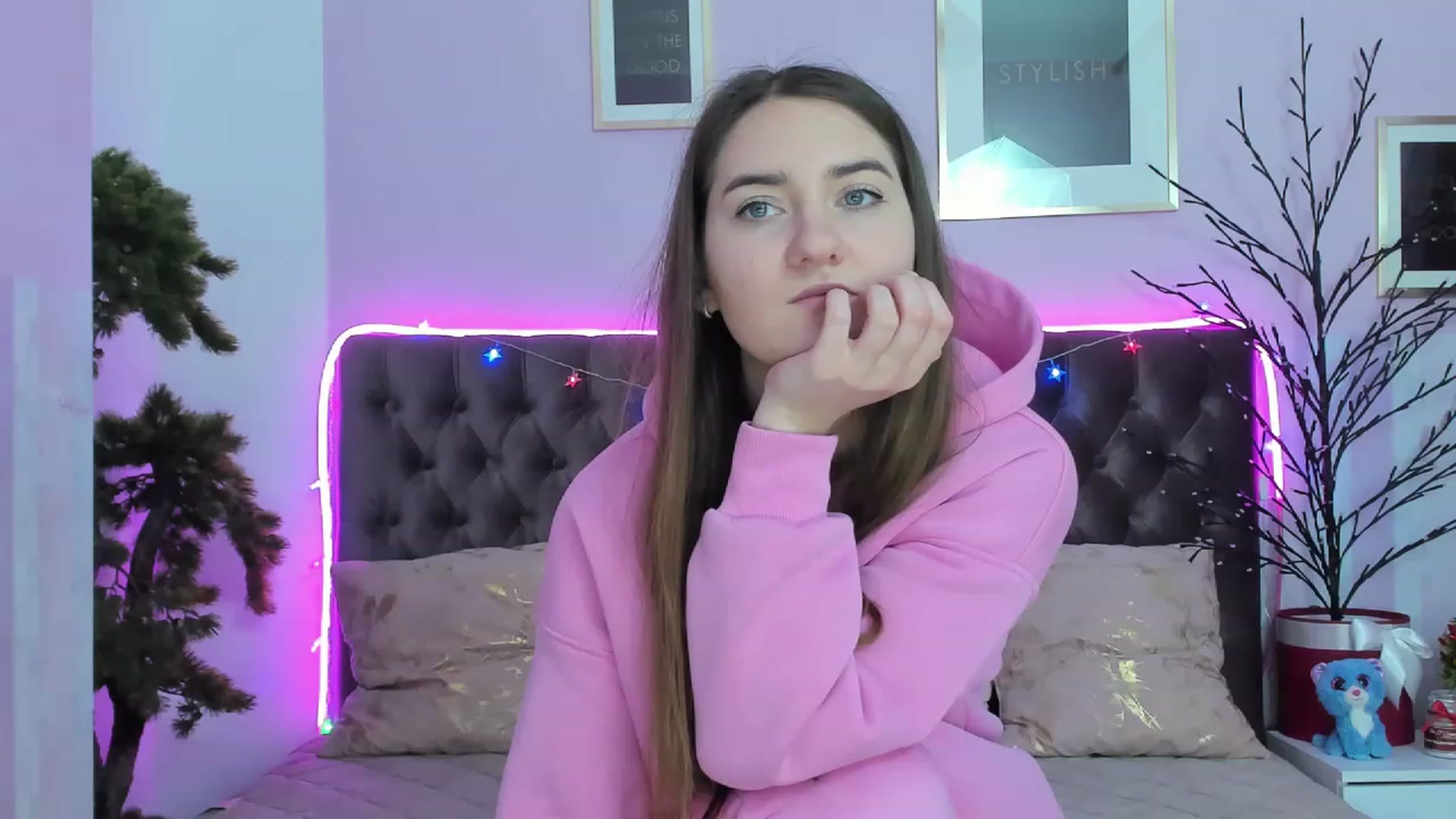 Gallery image thumbnail from Evalaniss's myfreecams stream on, 01/16/2023, 11:34 image 20 of 20