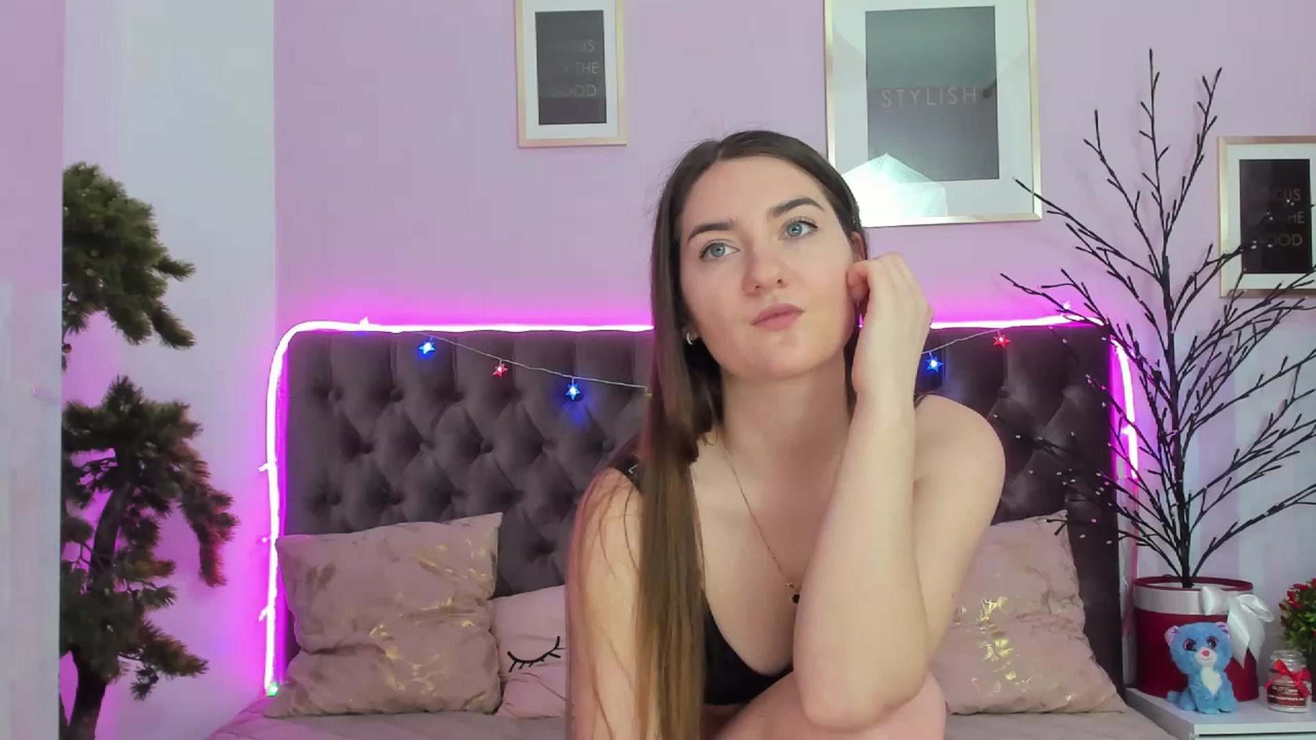Gallery image thumbnail from Evalaniss's myfreecams stream on, 01/16/2023, 11:34 image 13 of 20