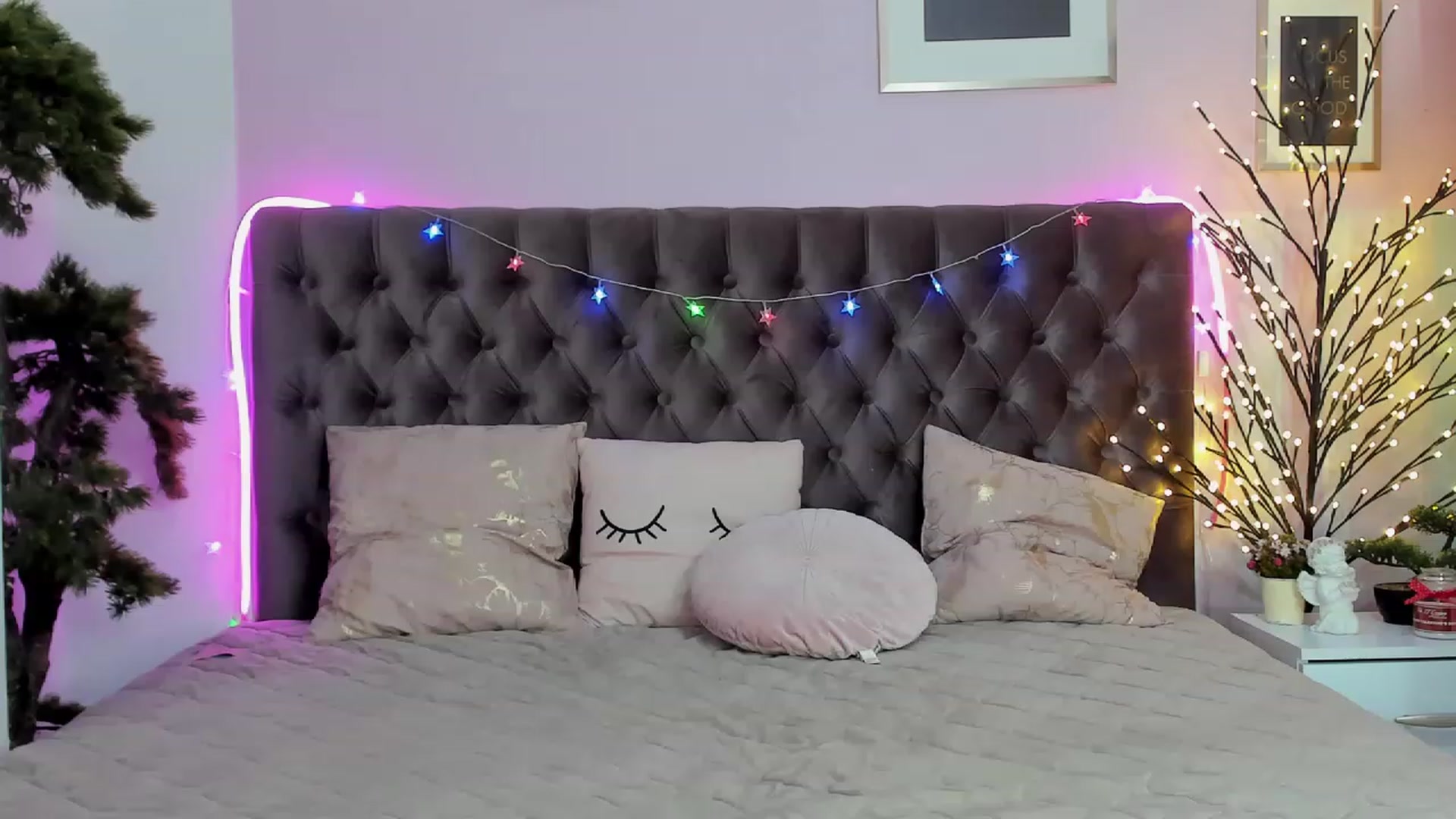 Gallery image thumbnail from Evalaniss's myfreecams stream on, 01/23/2023, 09:57 image 16 of 20