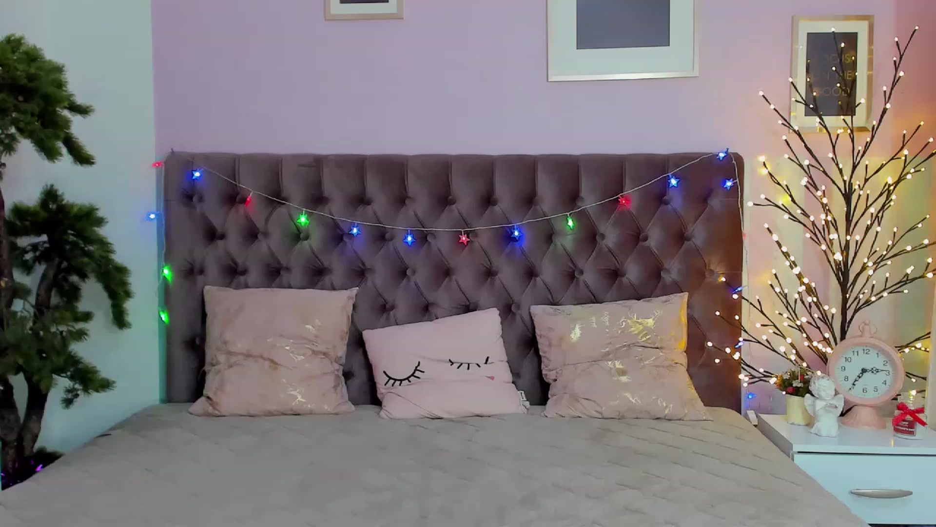 Gallery image thumbnail from Evalaniss's myfreecams stream on, 02/22/2023, 09:29 image 9 of 20