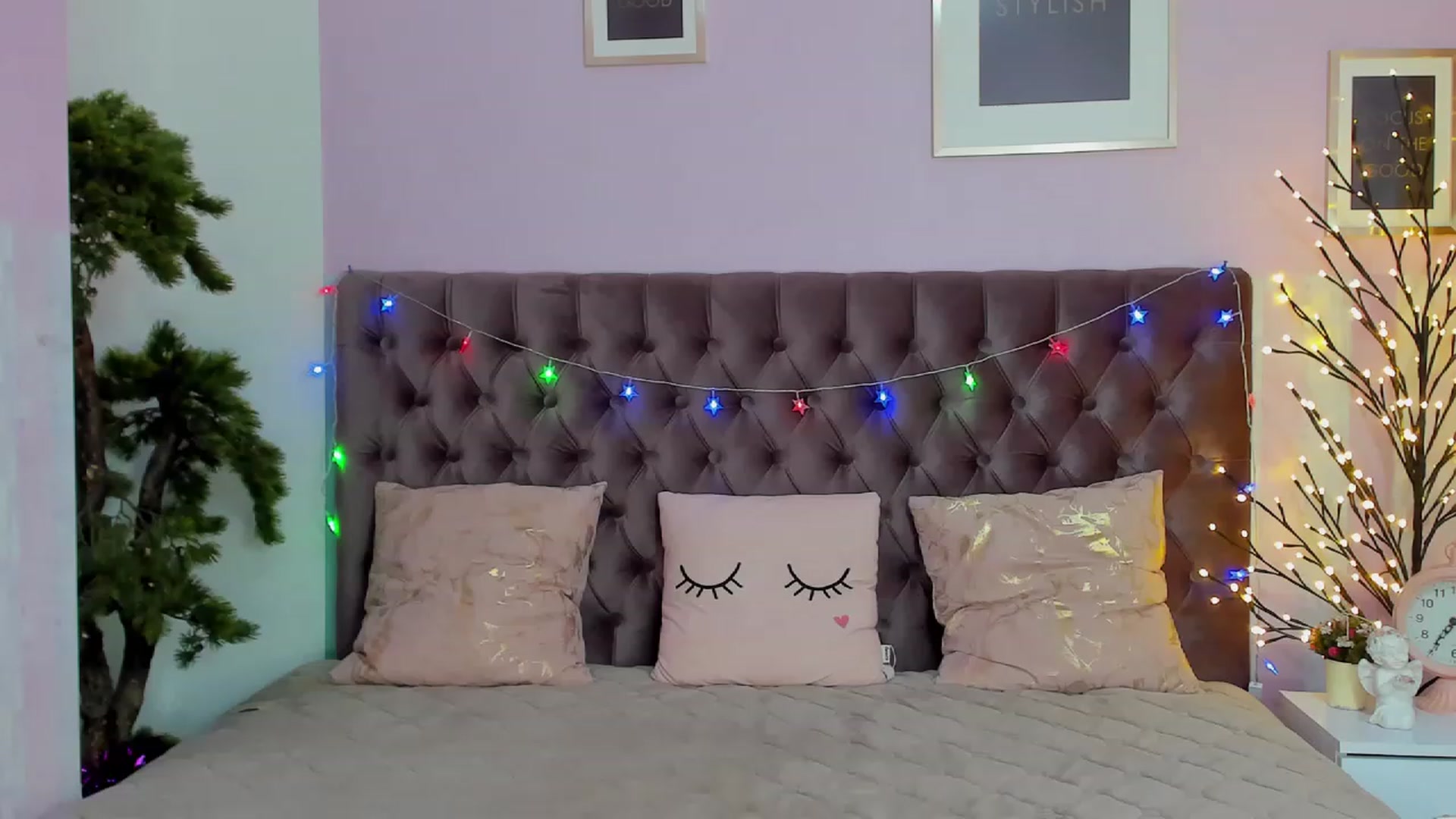 Gallery image thumbnail from Evalaniss's myfreecams stream on, 02/22/2023, 13:05 image 6 of 20