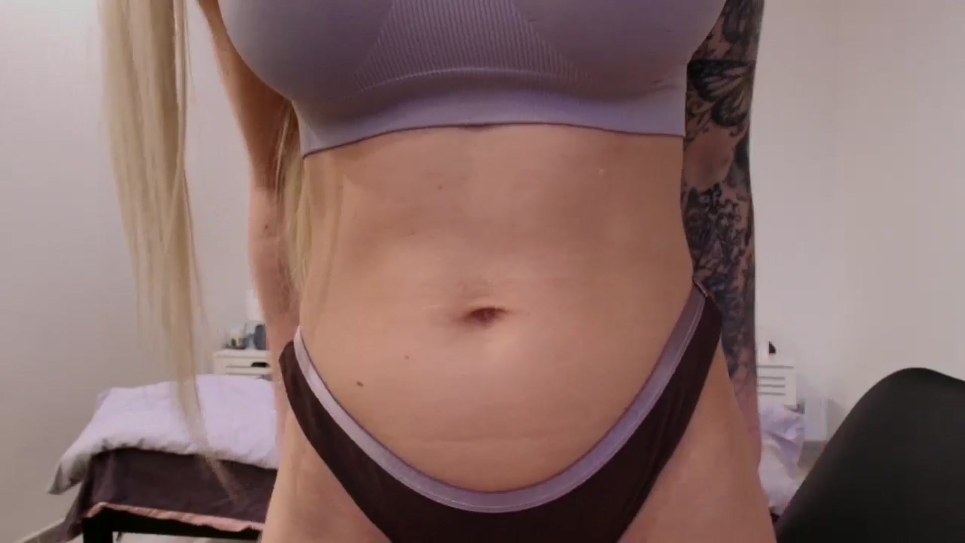 Gallery image thumbnail from Evali's myfreecams stream on, 04/06/2026, 11:08 image 16 of 20