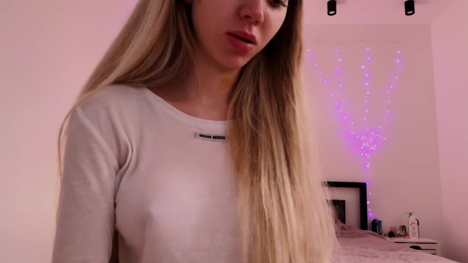 Gallery image thumbnail from Evali's myfreecams stream on, 04/12/2026, 19:59 image 20 of 20