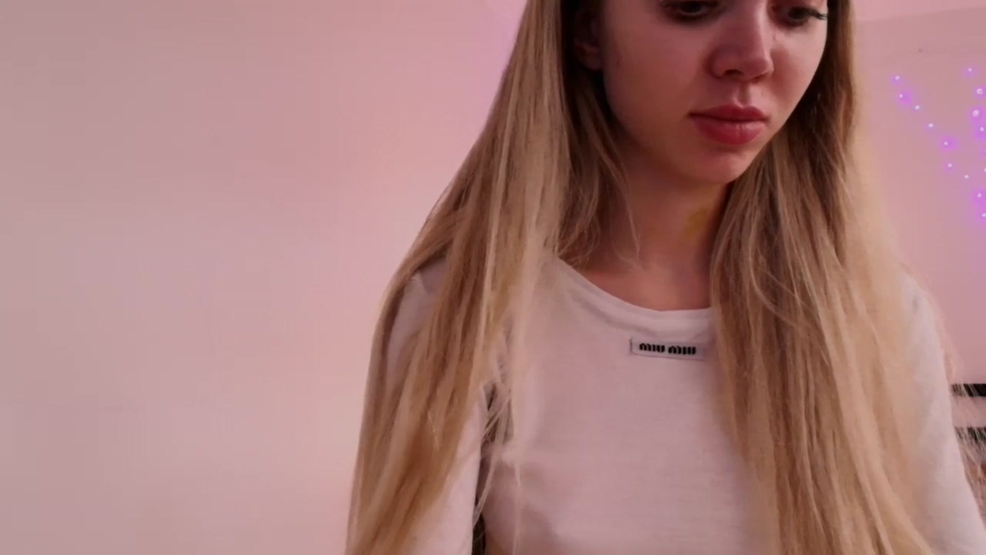 Gallery image thumbnail from Evali's myfreecams stream on, 04/12/2026, 19:59 image 19 of 20