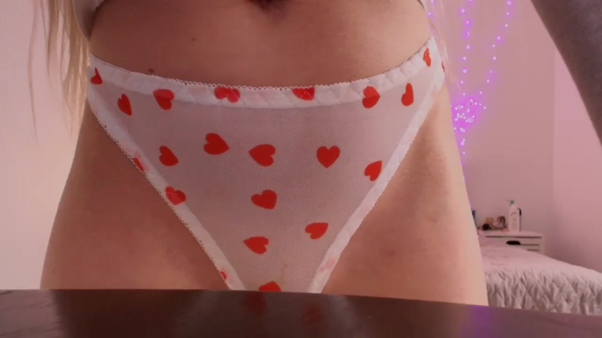 Gallery image thumbnail from Evali's myfreecams stream on, 04/12/2026, 19:59 image 6 of 20