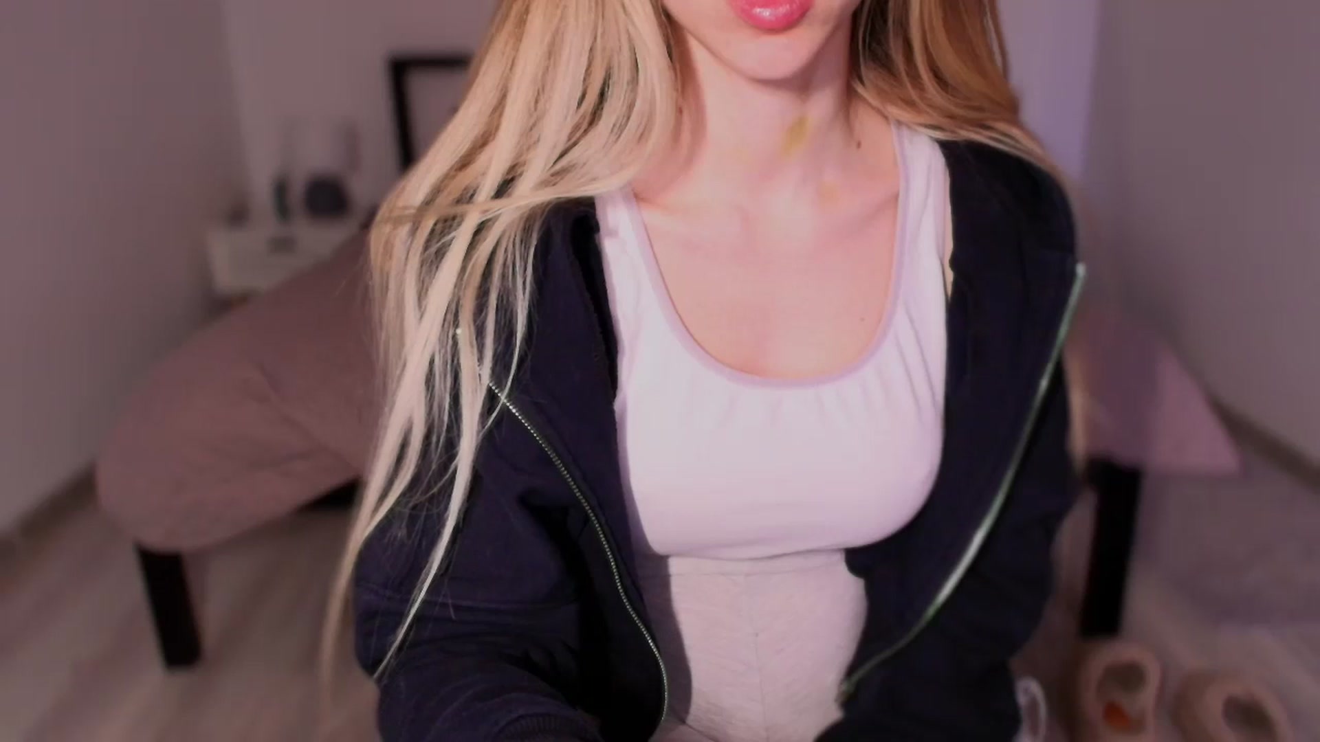 Gallery image thumbnail from Evali's myfreecams stream on, 04/13/2026, 15:50 image 14 of 20