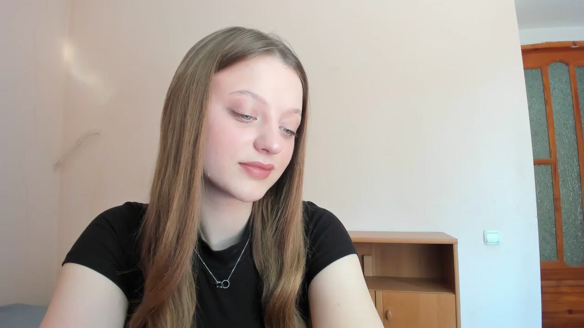 Gallery image thumbnail from Evalimi's myfreecams stream on, 06/03/2025, 11:17 image 6 of 20
