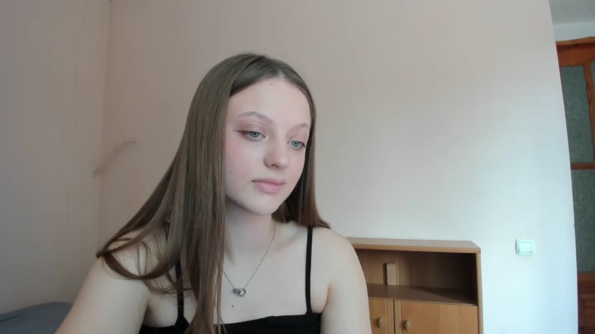 Gallery image thumbnail from Evalimi's myfreecams stream on, 06/04/2025, 10:06 image 8 of 20