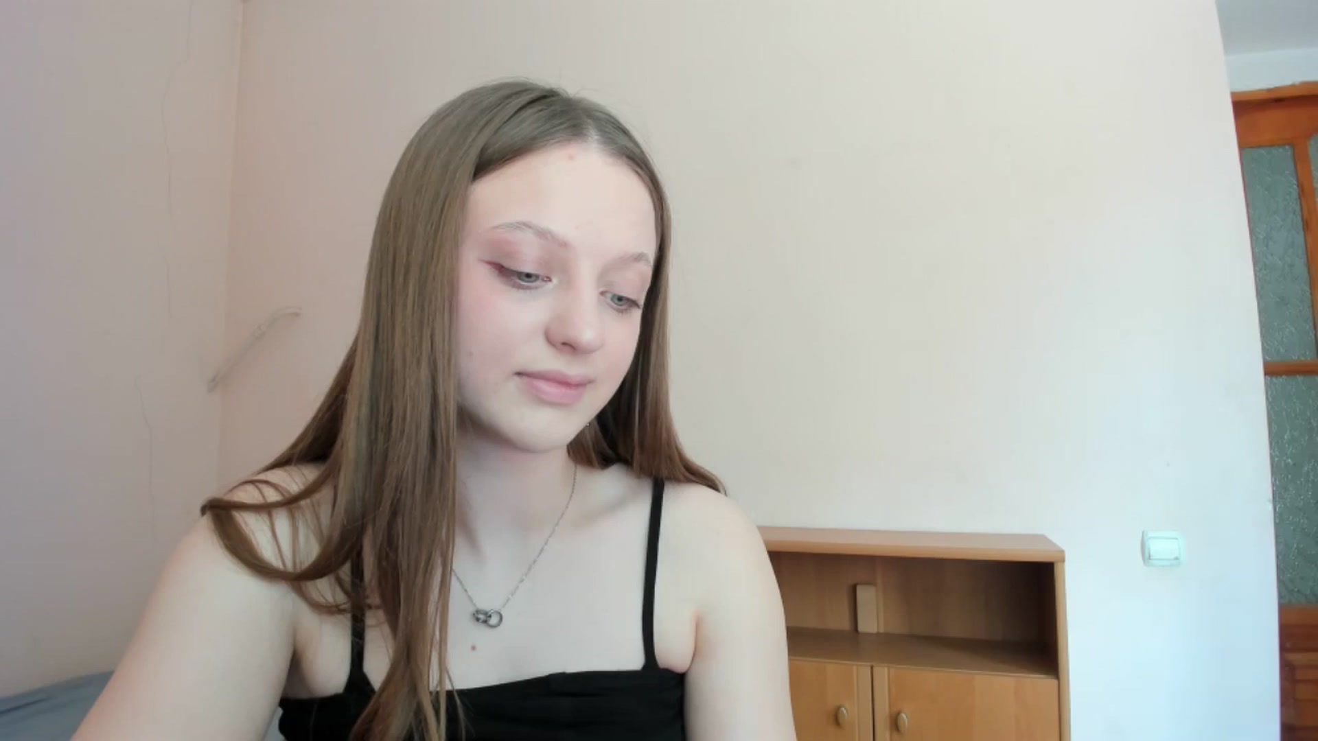 Gallery image thumbnail from Evalimi's myfreecams stream on, 06/04/2025, 10:06 image 20 of 20