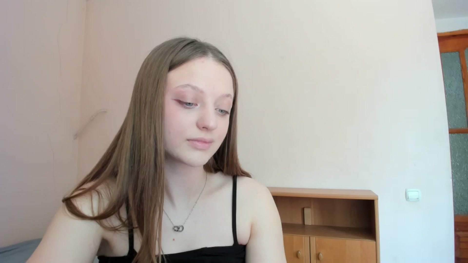 Gallery image thumbnail from Evalimi's myfreecams stream on, 06/04/2025, 10:06 image 10 of 20