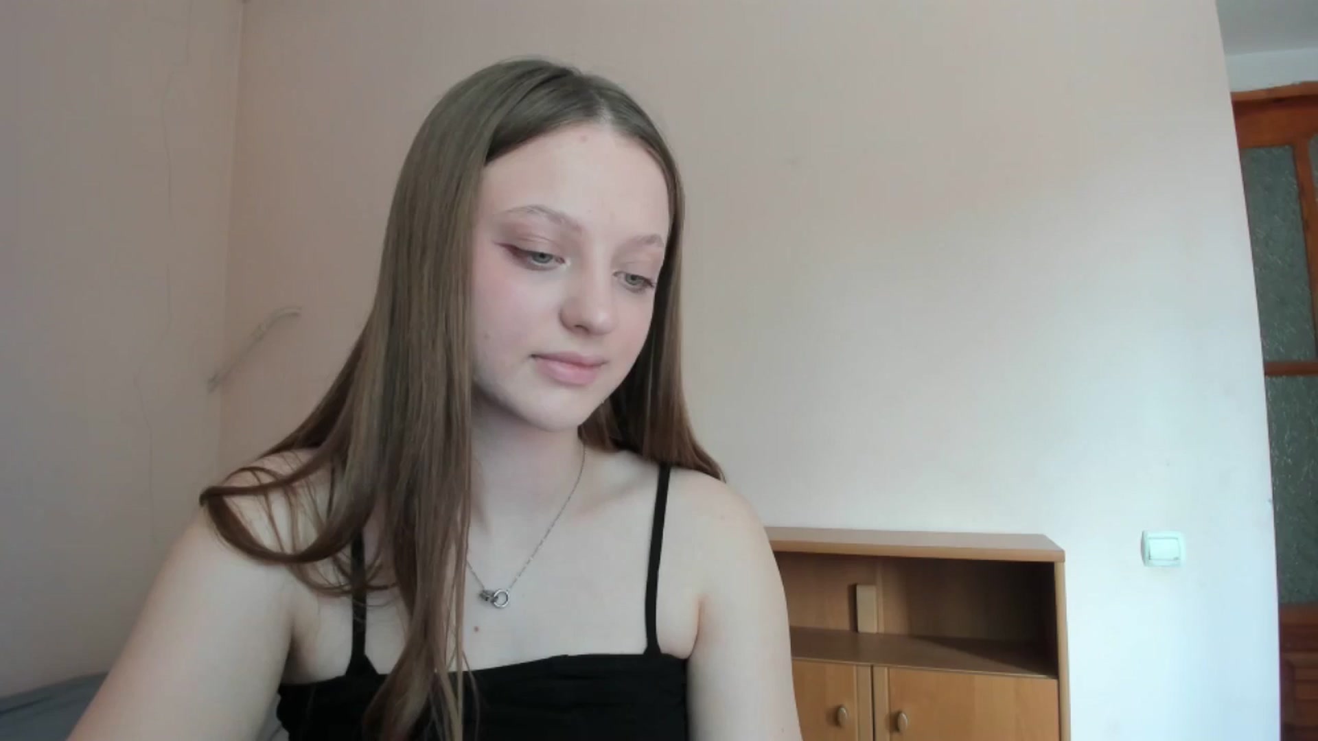 Gallery image thumbnail from Evalimi's myfreecams stream on, 06/04/2025, 10:06 image 19 of 20