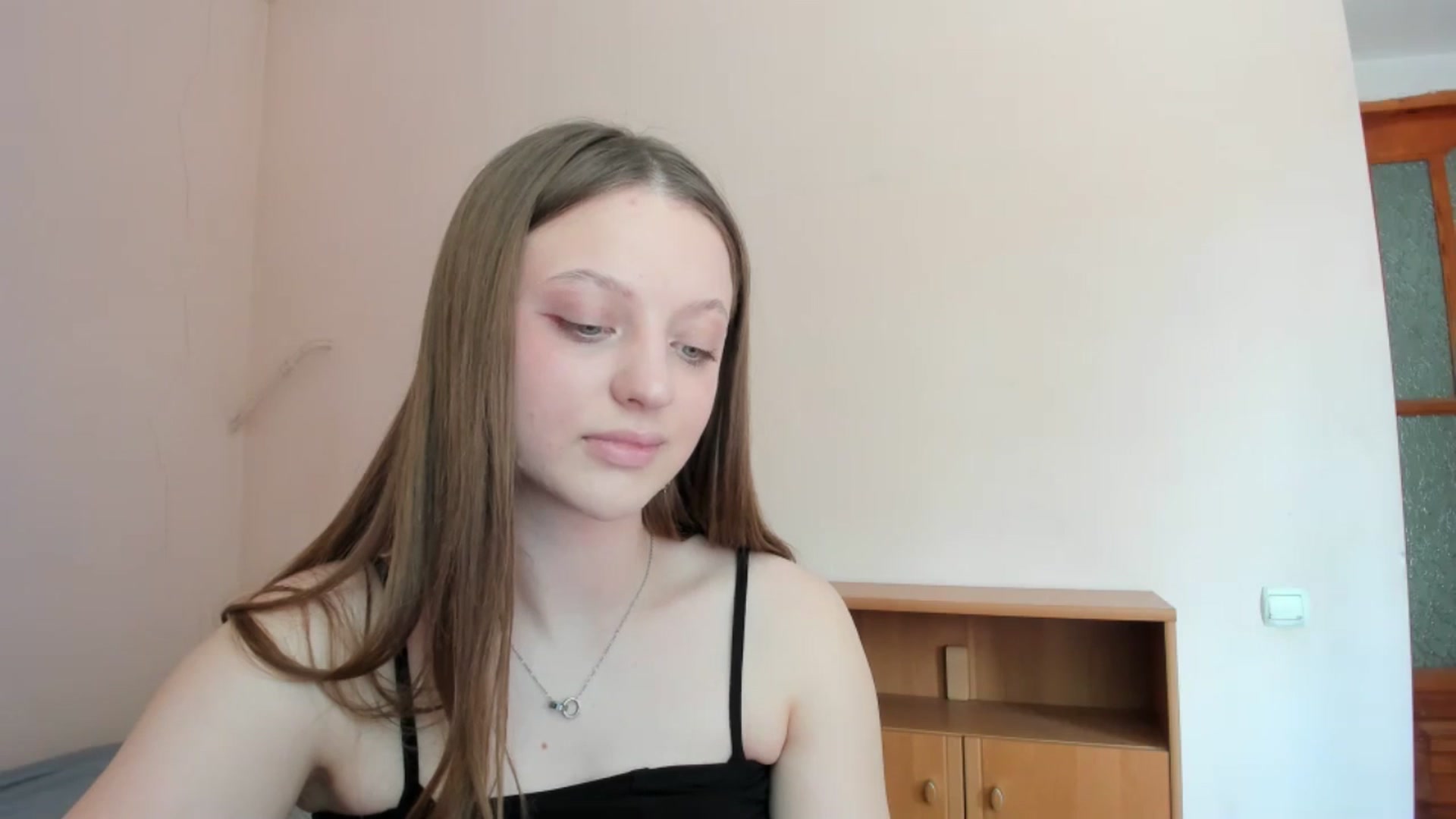 Gallery image thumbnail from Evalimi's myfreecams stream on, 06/04/2025, 10:06 image 12 of 20