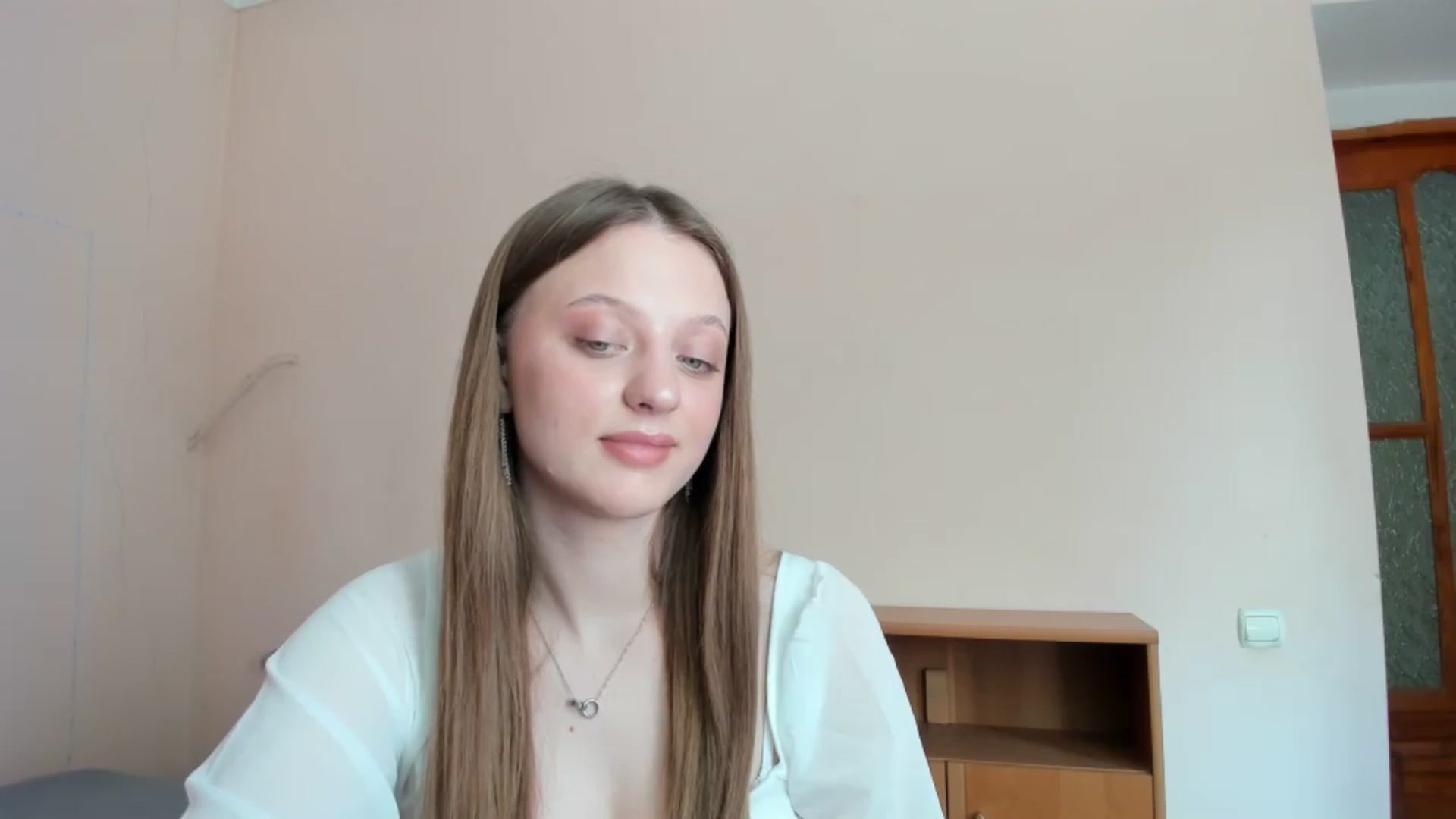 Gallery image thumbnail from Evalimi's myfreecams stream on, 06/10/2025, 12:37 image 13 of 20
