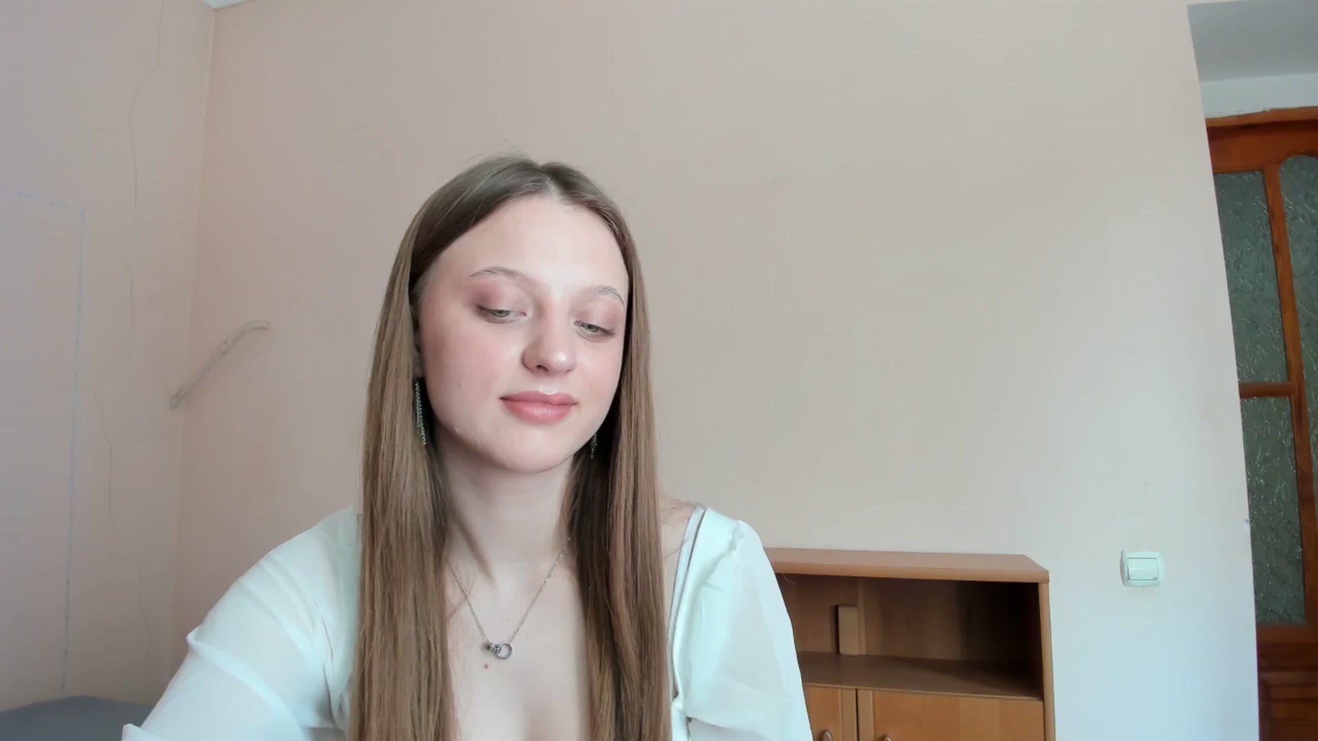 Gallery image thumbnail from Evalimi's myfreecams stream on, 06/10/2025, 12:37 image 12 of 20
