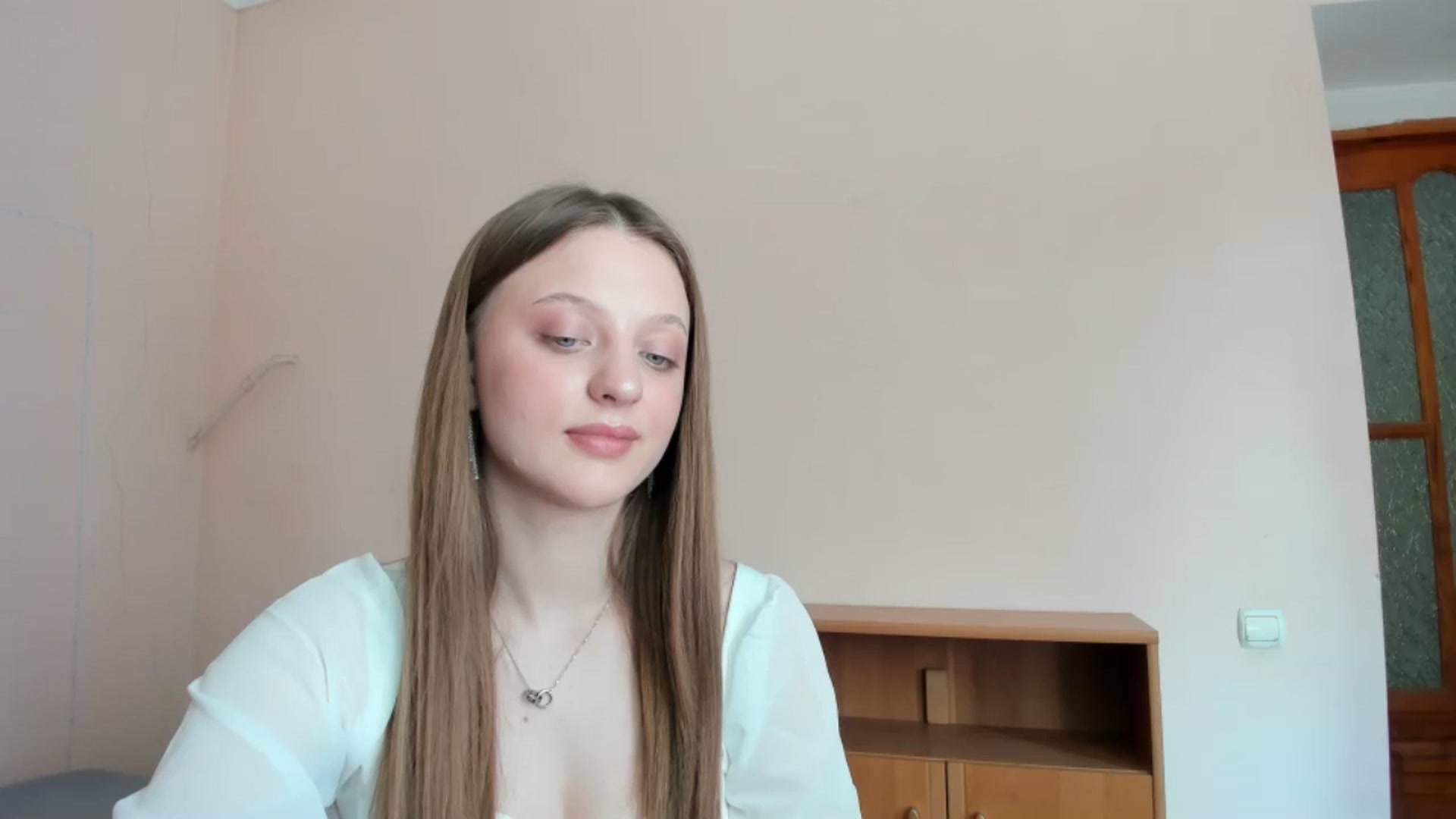 Gallery image thumbnail from Evalimi's myfreecams stream on, 06/10/2025, 12:37 image 15 of 20