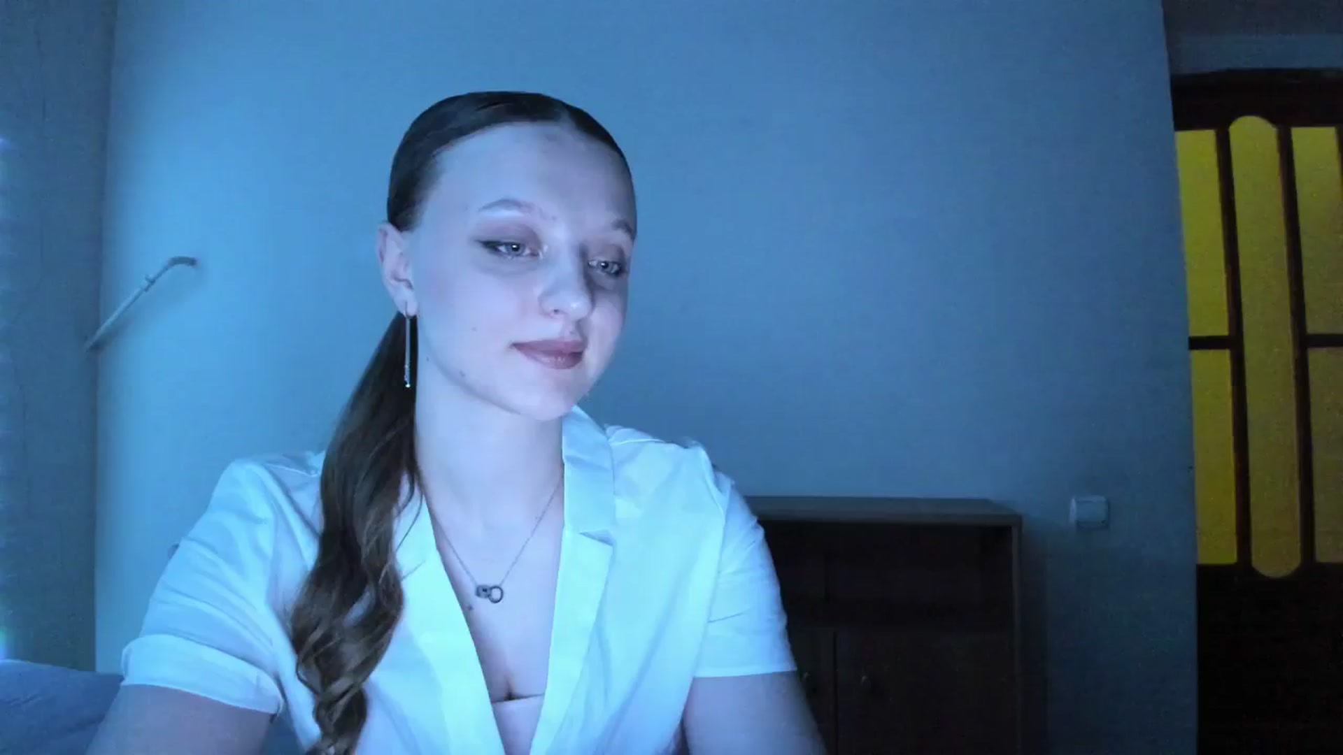 Gallery image thumbnail from Evalimi's myfreecams stream on, 06/19/2025, 21:27 image 10 of 20
