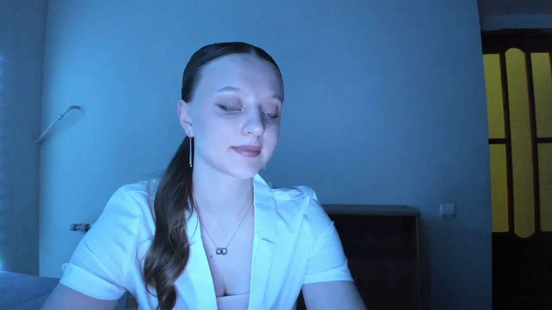 Gallery image thumbnail from Evalimi's myfreecams stream on, 06/19/2025, 21:27 image 3 of 20