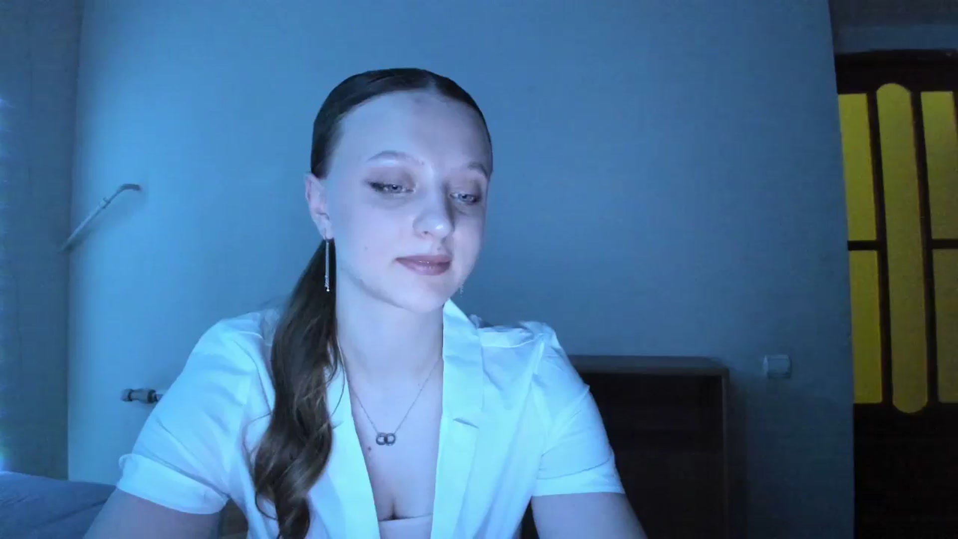 Gallery image thumbnail from Evalimi's myfreecams stream on, 06/19/2025, 21:27 image 6 of 20
