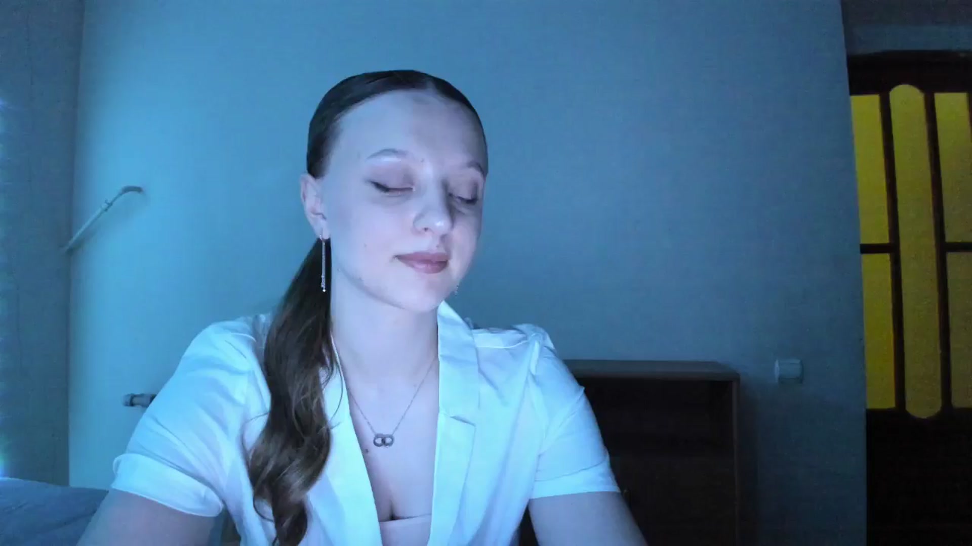 Gallery image thumbnail from Evalimi's myfreecams stream on, 06/19/2025, 21:27 image 1 of 20