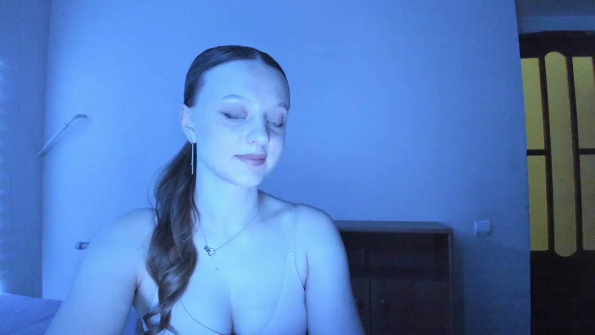 Gallery image thumbnail from Evalimi's myfreecams stream on, 06/19/2025, 21:27 image 18 of 20