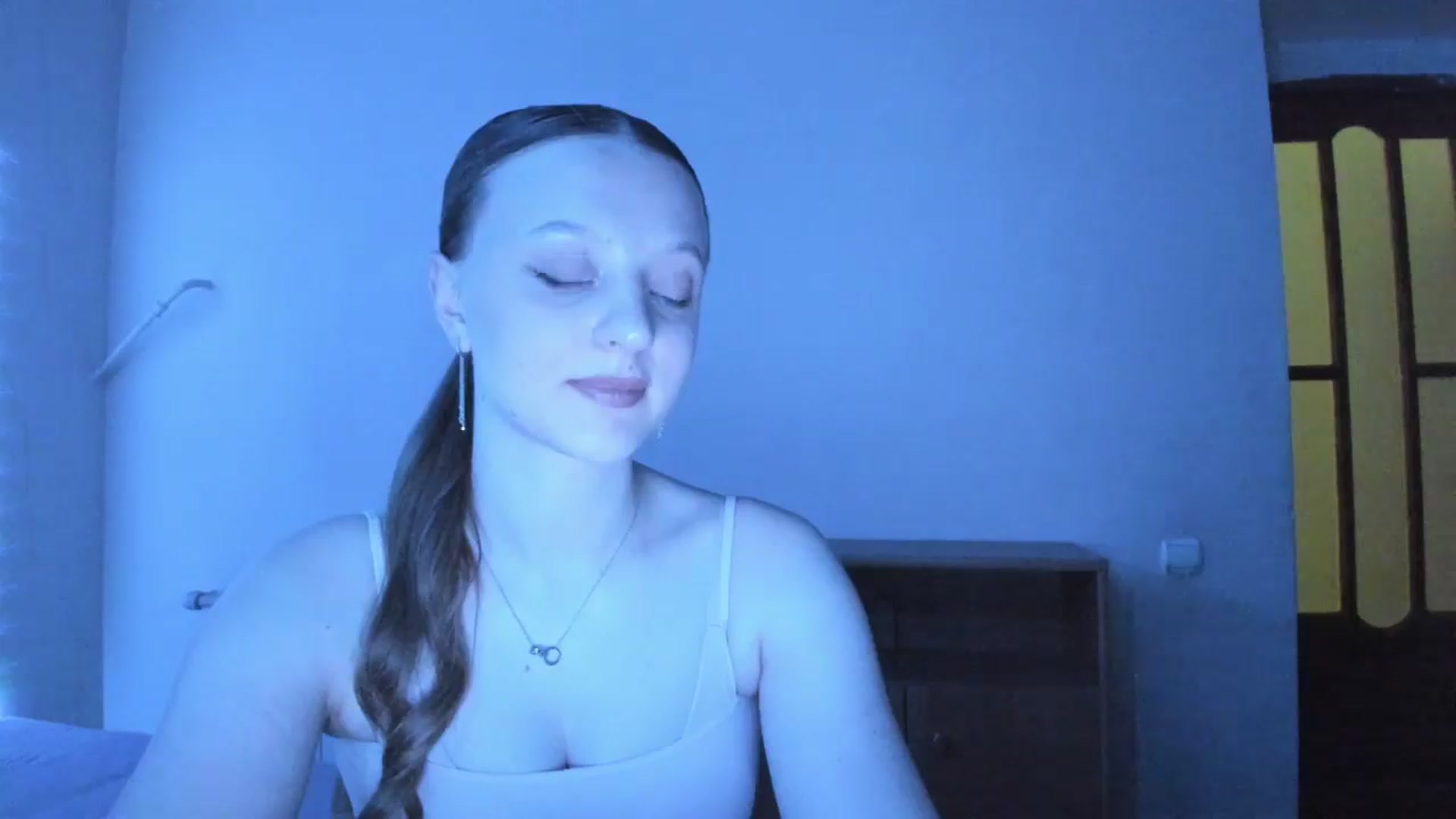 Gallery image thumbnail from Evalimi's myfreecams stream on, 06/19/2025, 21:27 image 12 of 20