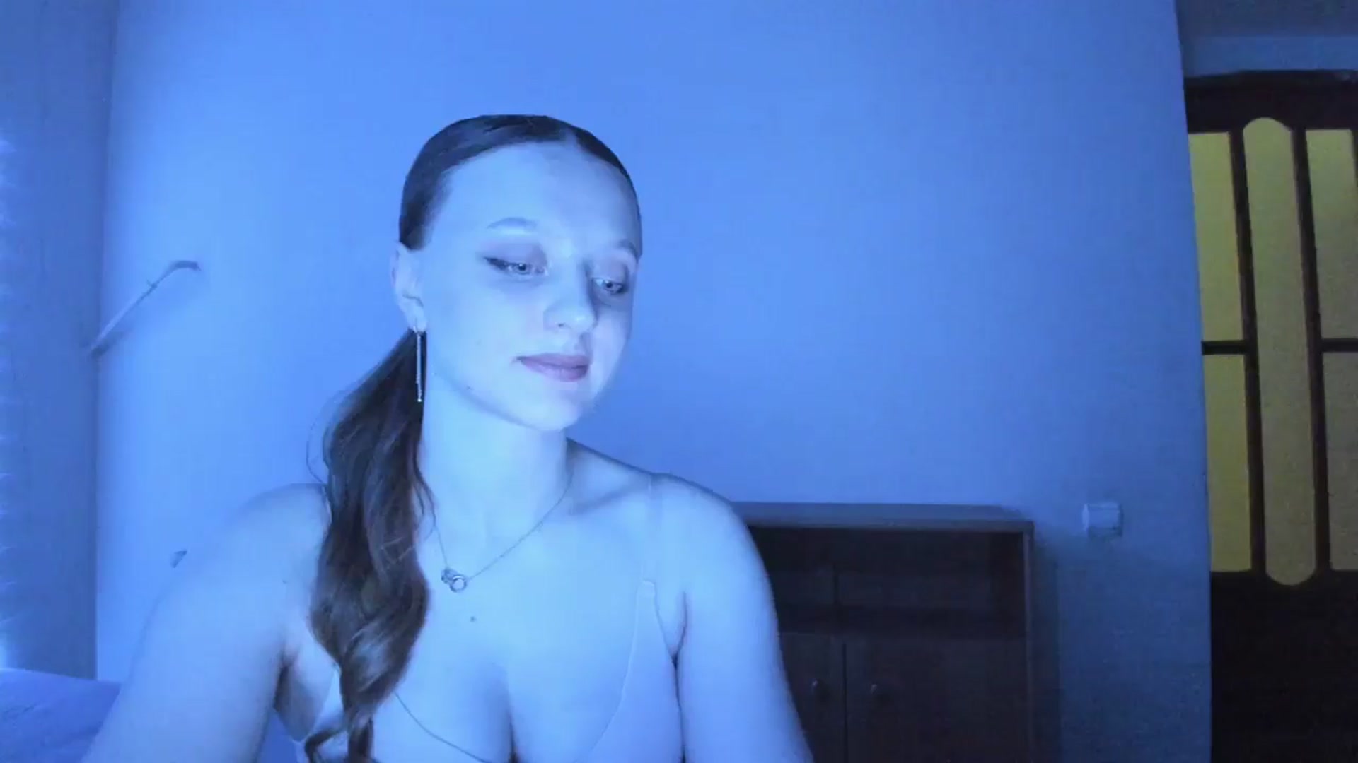 Gallery image thumbnail from Evalimi's myfreecams stream on, 06/19/2025, 21:27 image 19 of 20