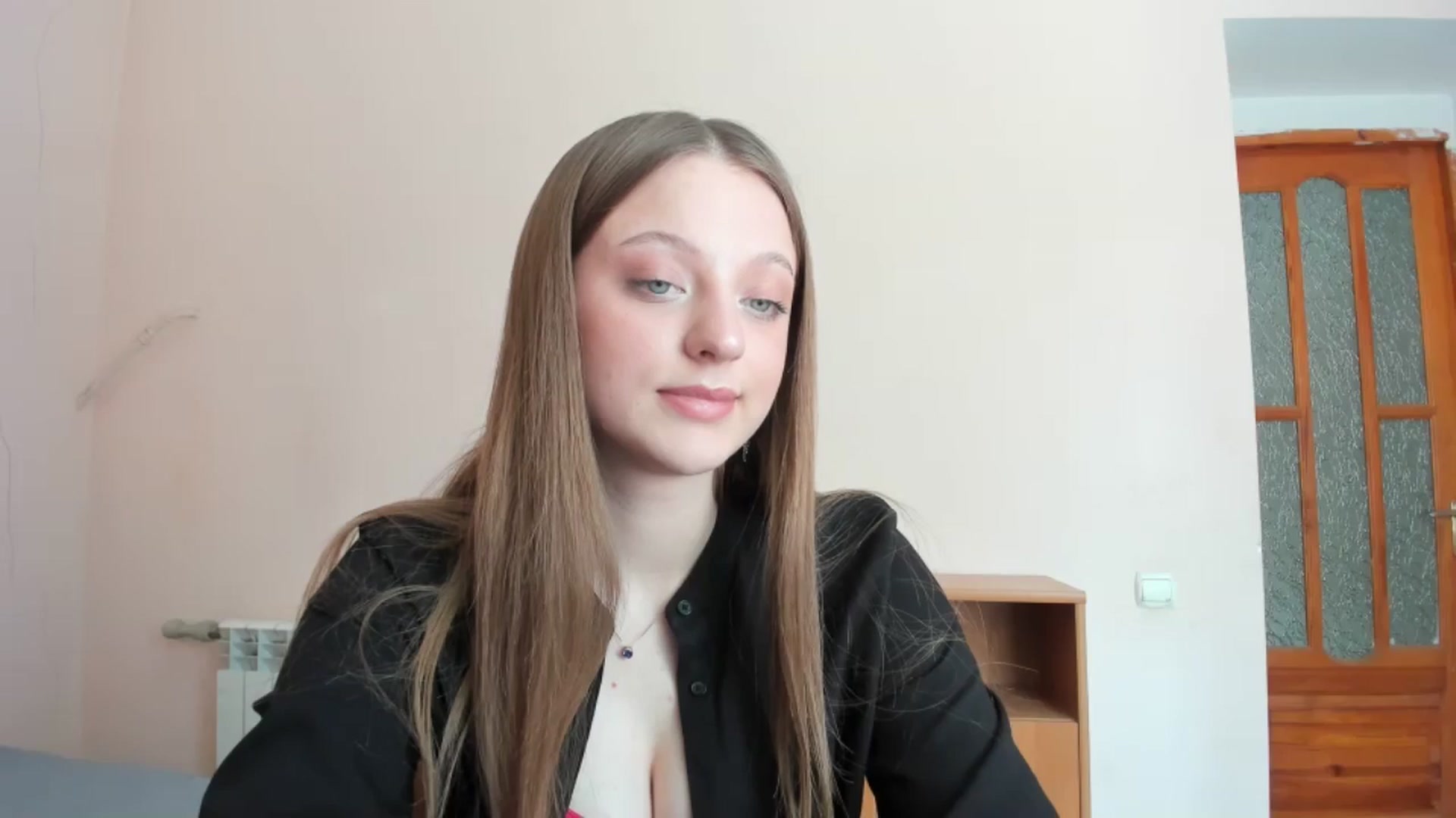 Gallery image thumbnail from Evalimi's myfreecams stream on, 06/22/2025, 11:41 image 5 of 20