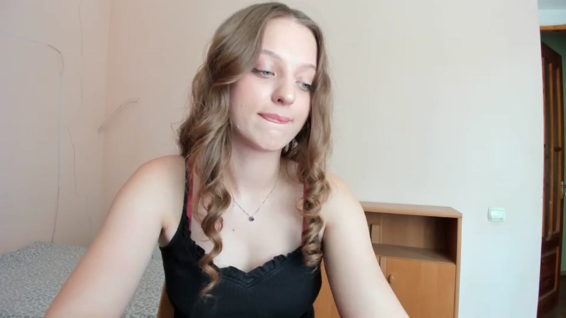 Gallery image thumbnail from Evalimi's myfreecams stream on, 07/14/2025, 12:25 image 9 of 20