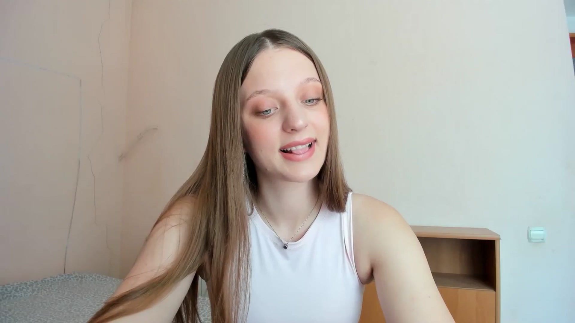 Gallery image thumbnail from Evalimi's myfreecams stream on, 07/21/2025, 10:43 image 14 of 20