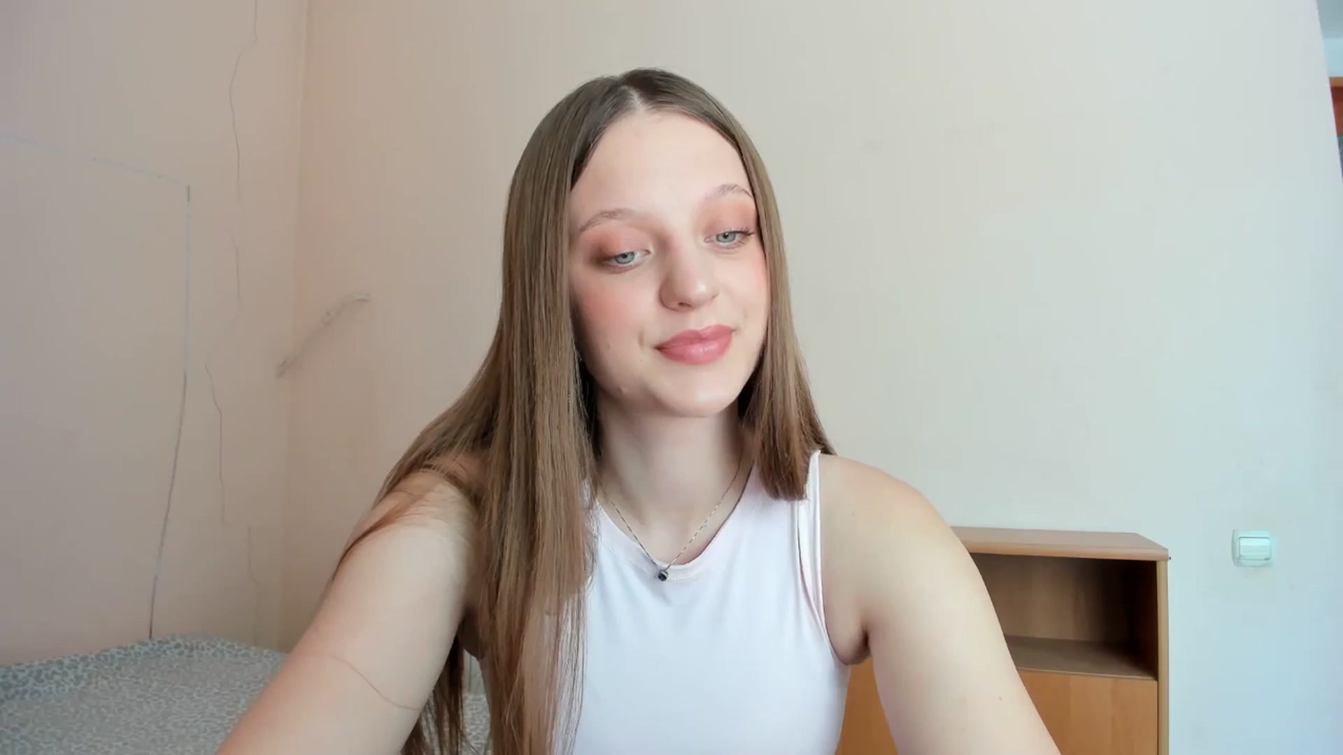 Gallery image thumbnail from Evalimi's myfreecams stream on, 07/21/2025, 10:43 image 16 of 20