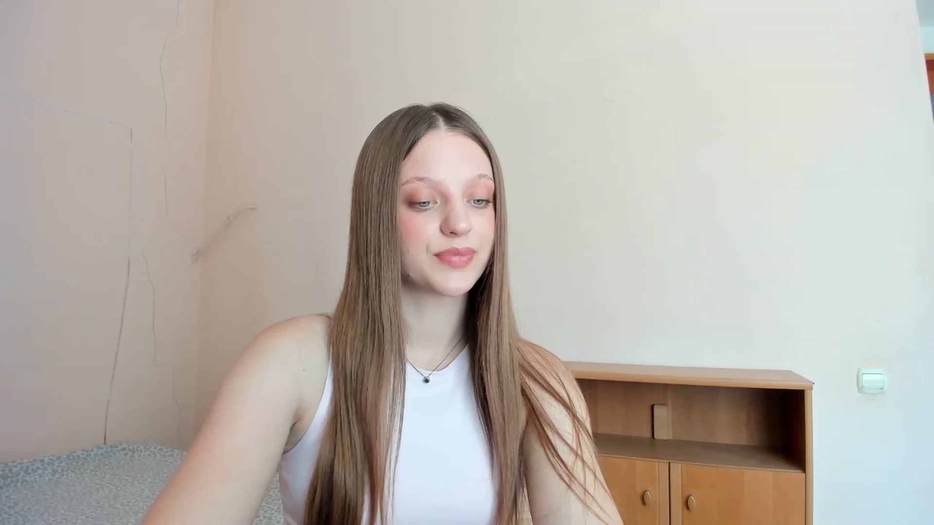 Gallery image thumbnail from Evalimi's myfreecams stream on, 07/21/2025, 11:17 image 11 of 20