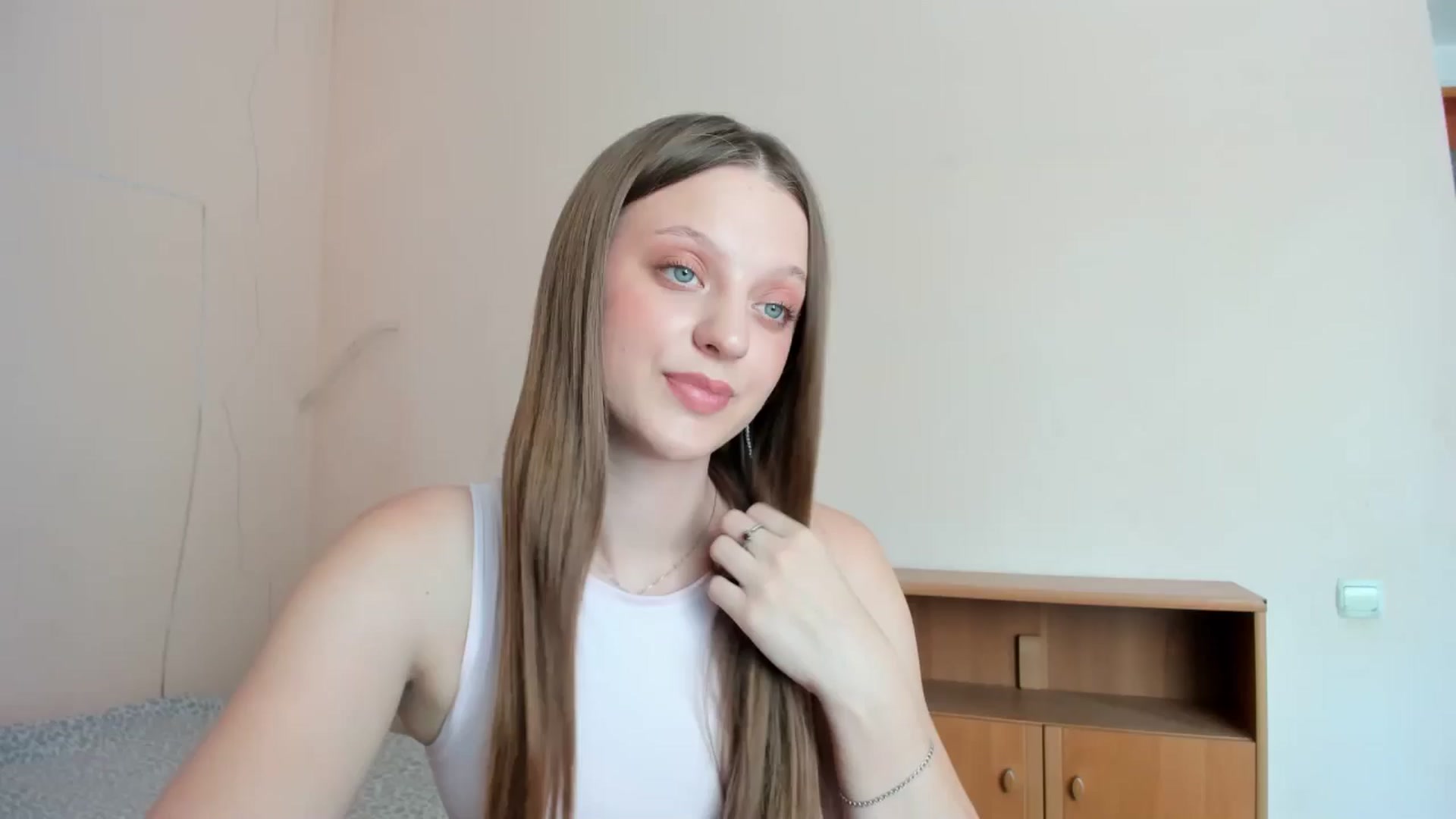 Gallery image thumbnail from Evalimi's myfreecams stream on, 07/21/2025, 12:22 image 8 of 20