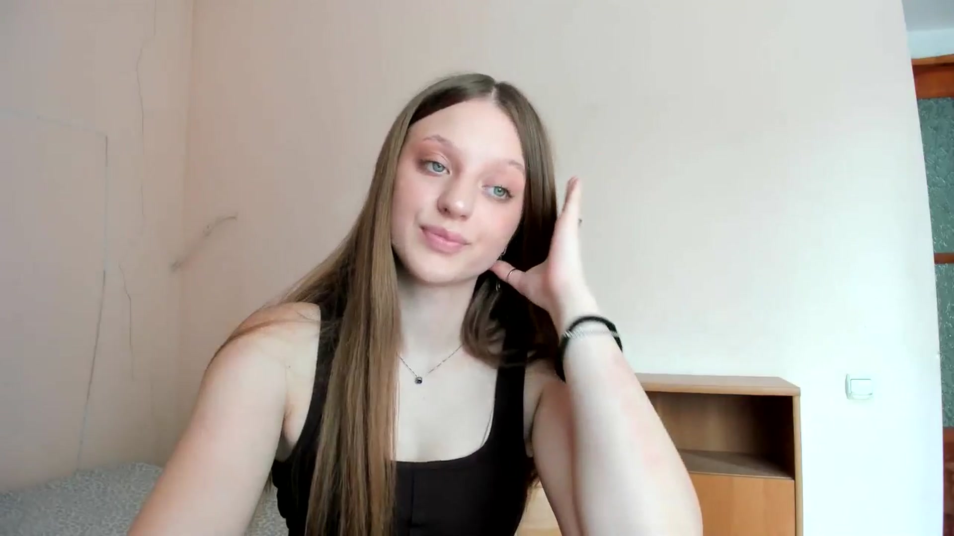 Gallery image thumbnail from Evalimi's myfreecams stream on, 07/22/2025, 11:58 image 14 of 20