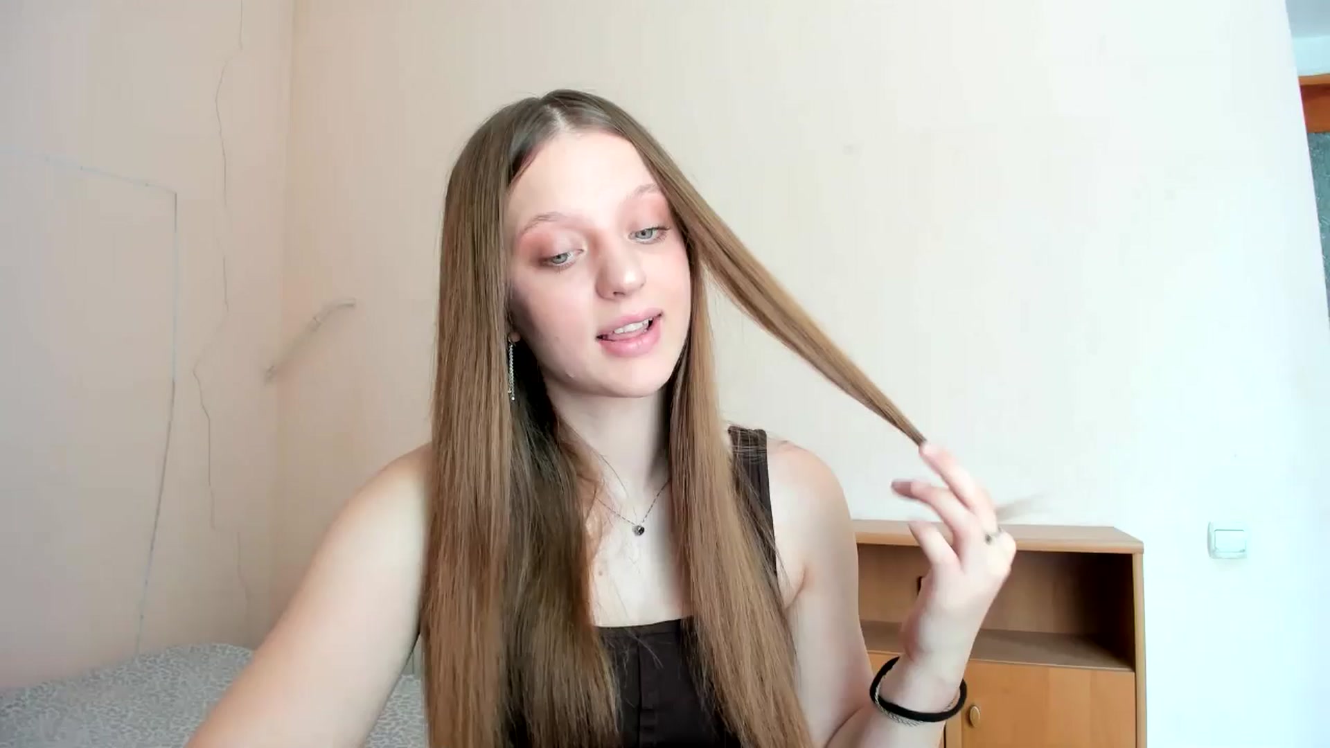 Gallery image thumbnail from Evalimi's myfreecams stream on, 07/22/2025, 11:58 image 1 of 20