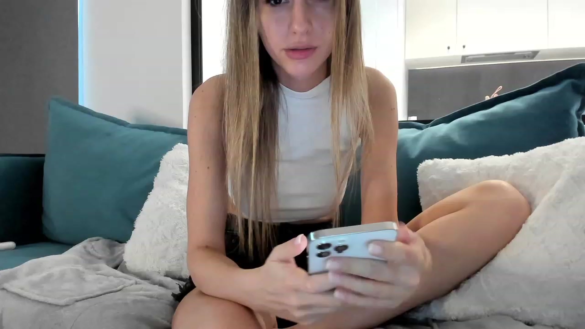 Gallery image thumbnail from Evasasha101's myfreecams stream on, 11/21/2022, 07:38 image 16 of 20