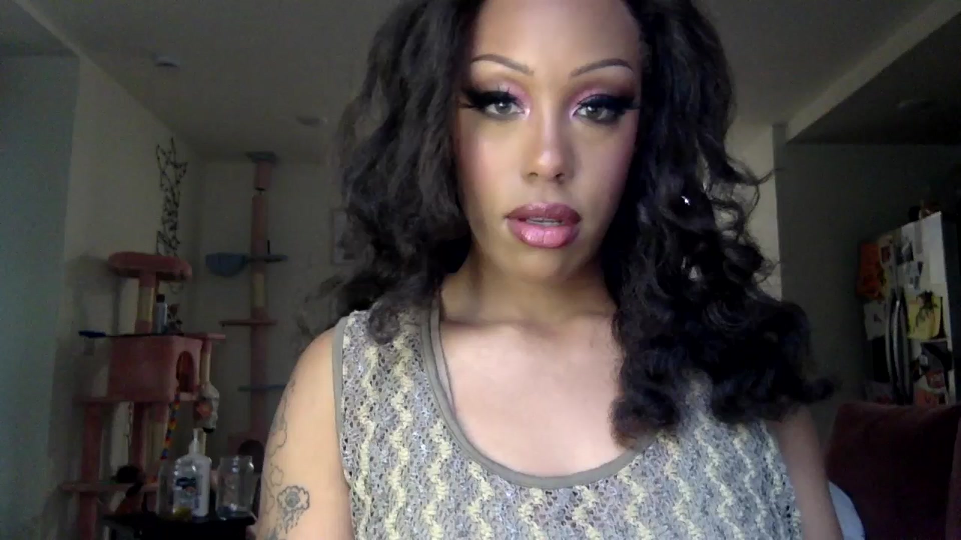 Gallery image thumbnail from EveLush's myfreecams stream on, 04/19/2025, 23:45 image 1 of 20