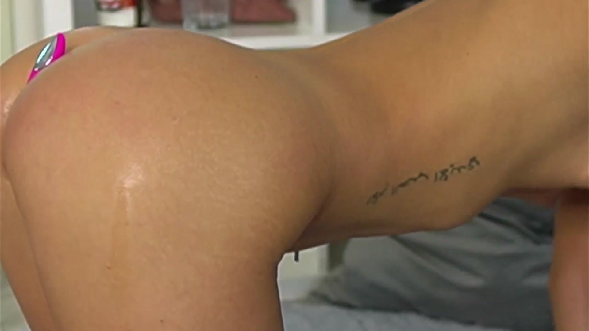 Gallery image thumbnail from EveWilder's myfreecams stream on, 12/25/2025, 09:29 image 8 of 20