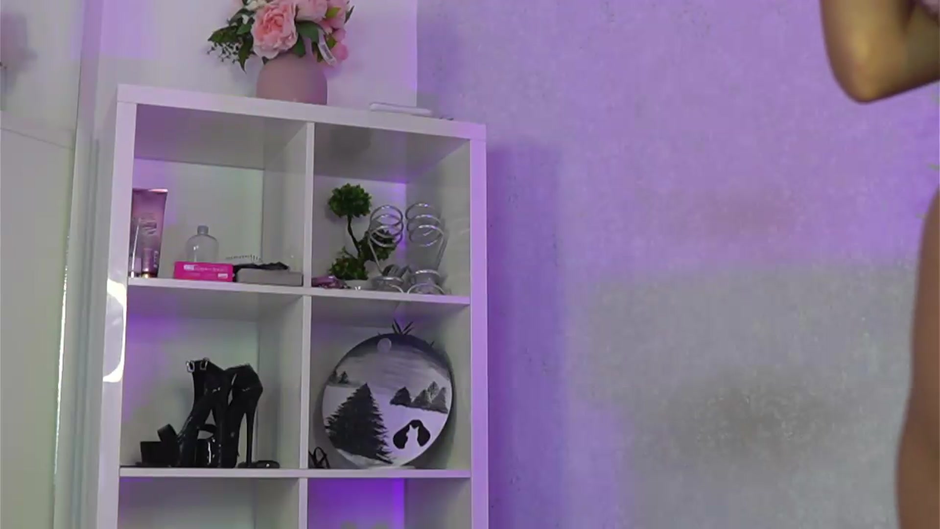 Gallery image thumbnail from EveWilder's myfreecams stream on, 08/20/2026, 09:20 image 3 of 20