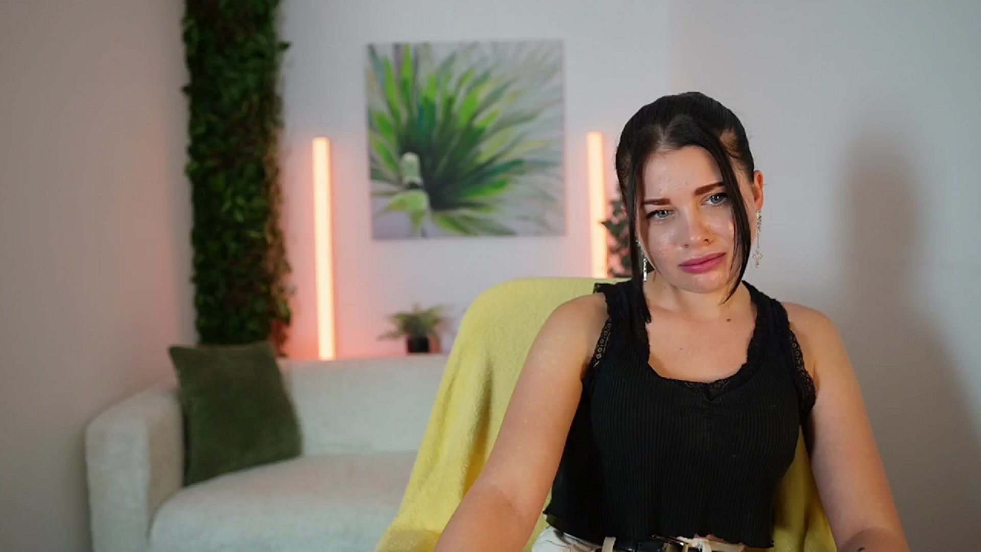 Gallery image thumbnail from Eve_Bardot's myfreecams stream on, 10/14/2024, 14:13 image 8 of 20