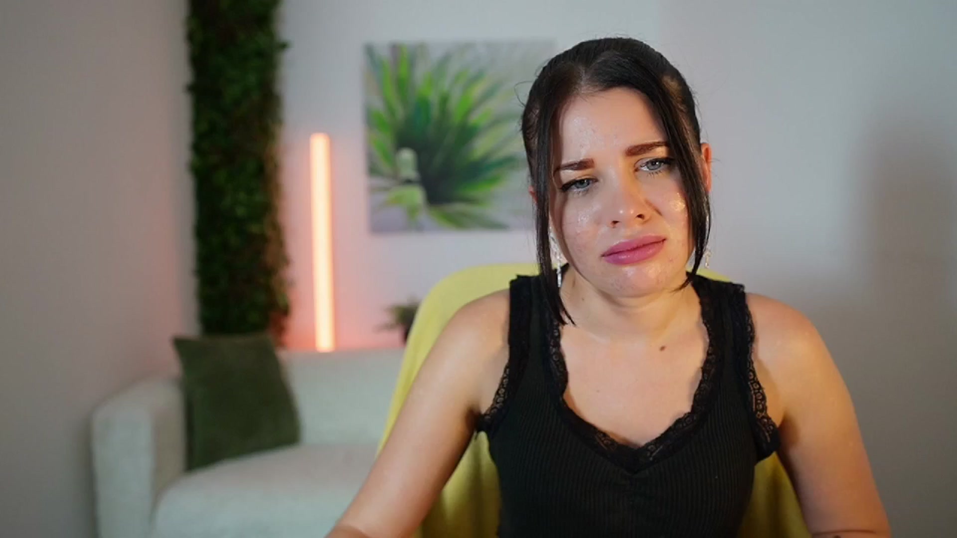 Gallery image thumbnail from Eve_Bardot's myfreecams stream on, 10/14/2024, 14:13 image 20 of 20
